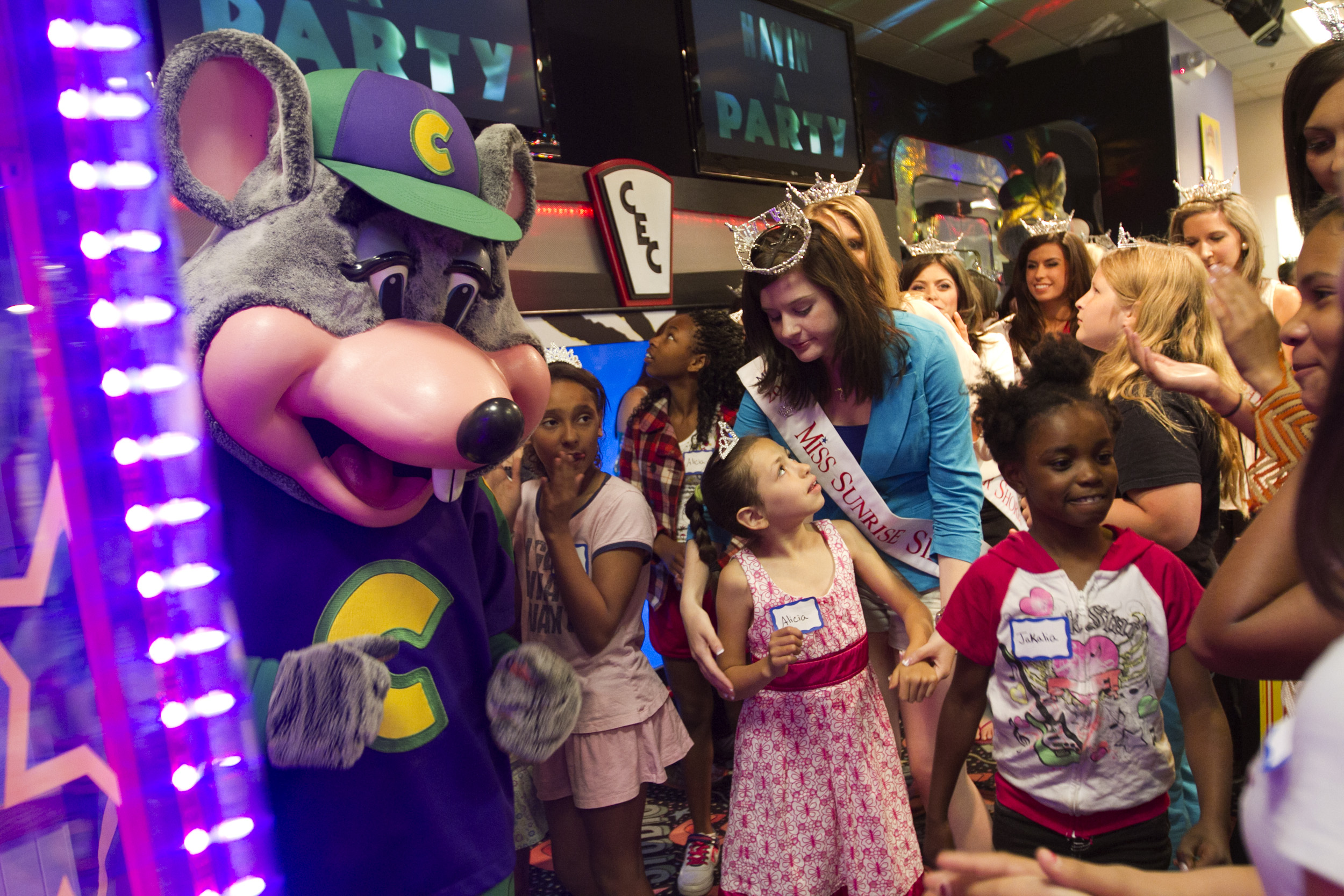 Vintage Photos: A look back at Chuck E. Cheese over the years ...