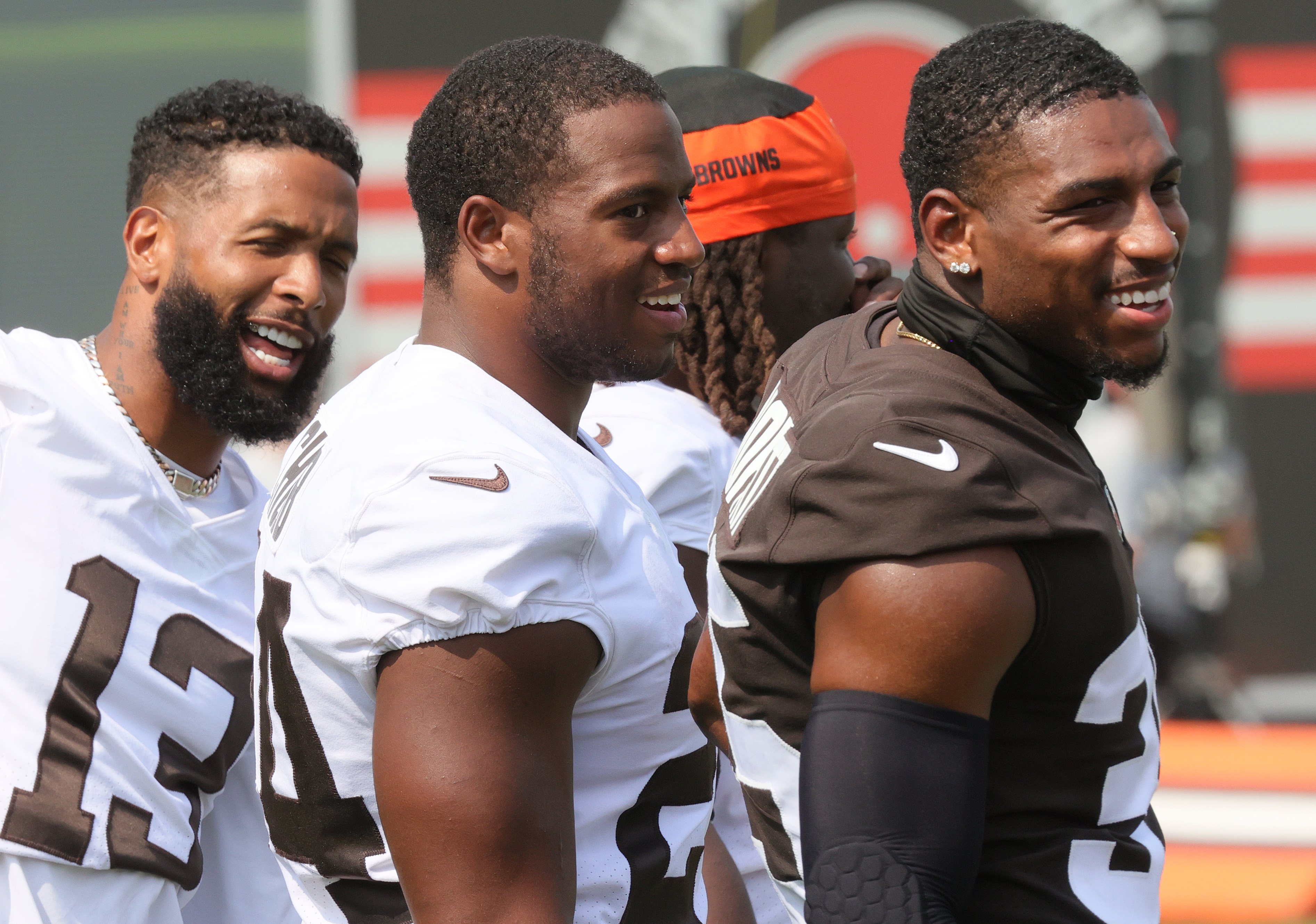 Cleveland Browns running back Nick Chubb takes part in drills