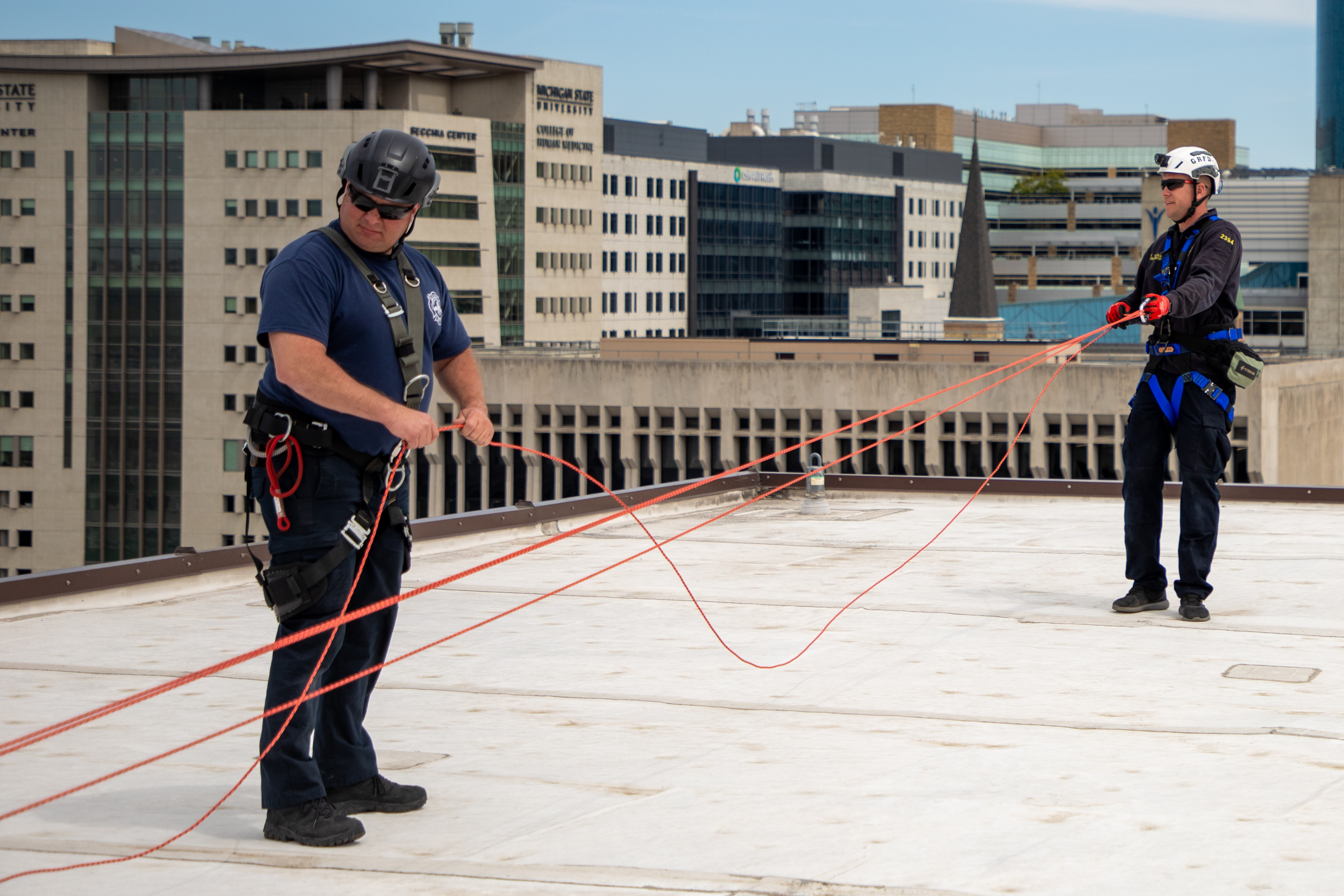 Fire Department hosts rope rescue training at Grand Rapids City Hall ...