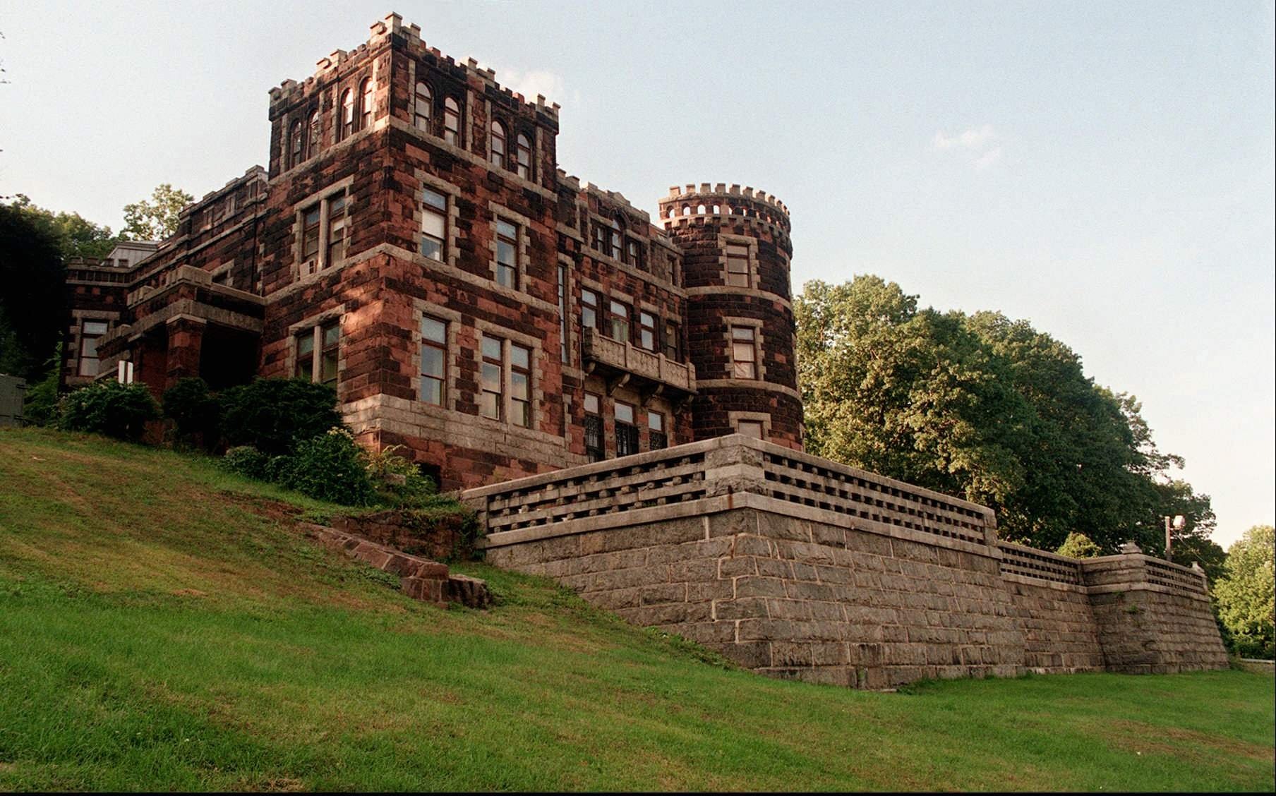 Boo Jersey: N.J. castle stars in Travel Channel series about