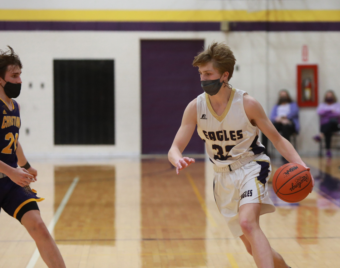 Schoolcraft defeats Kalamazoo Christian to win the division 3 regional