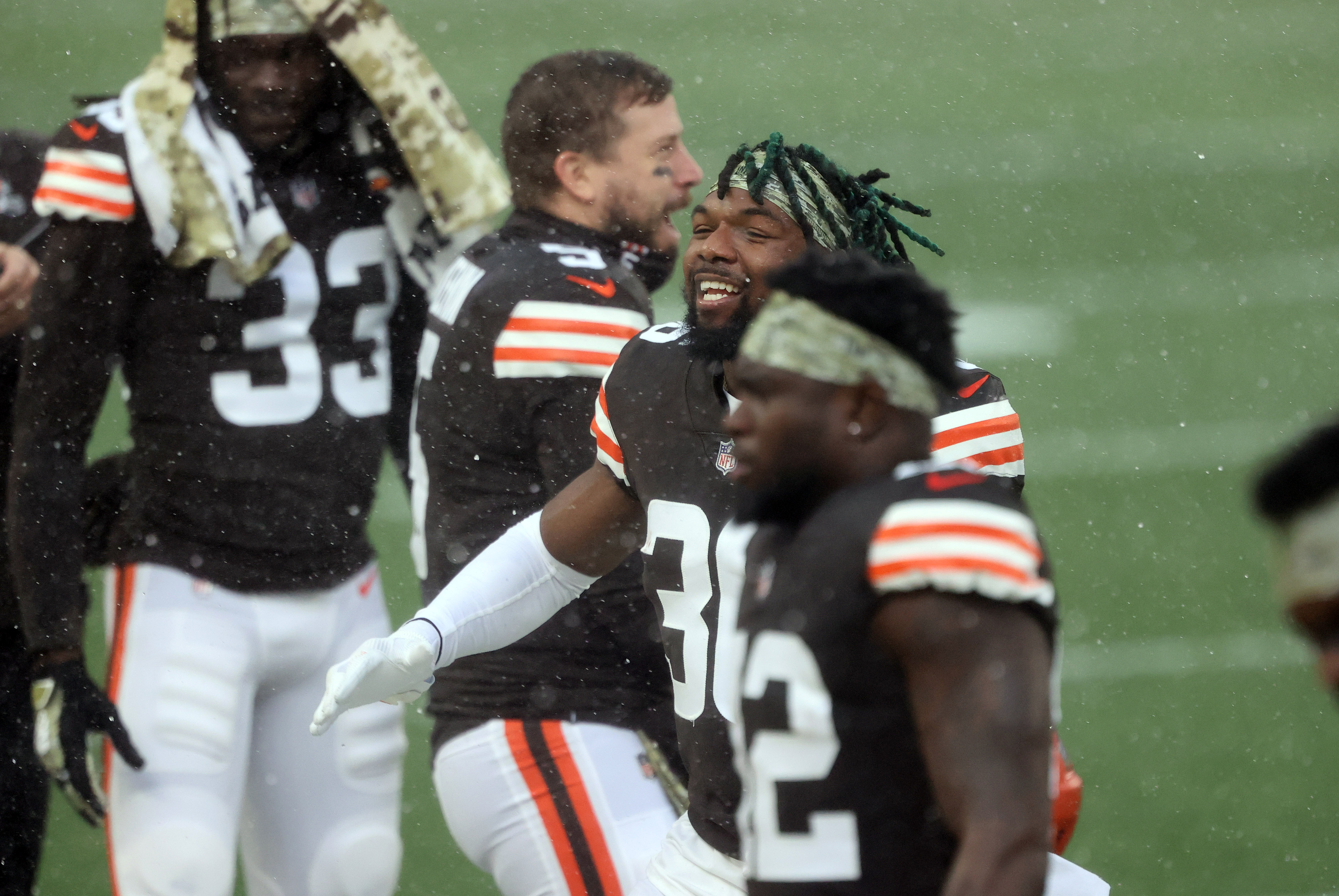 Browns/Texans delayed due to weather