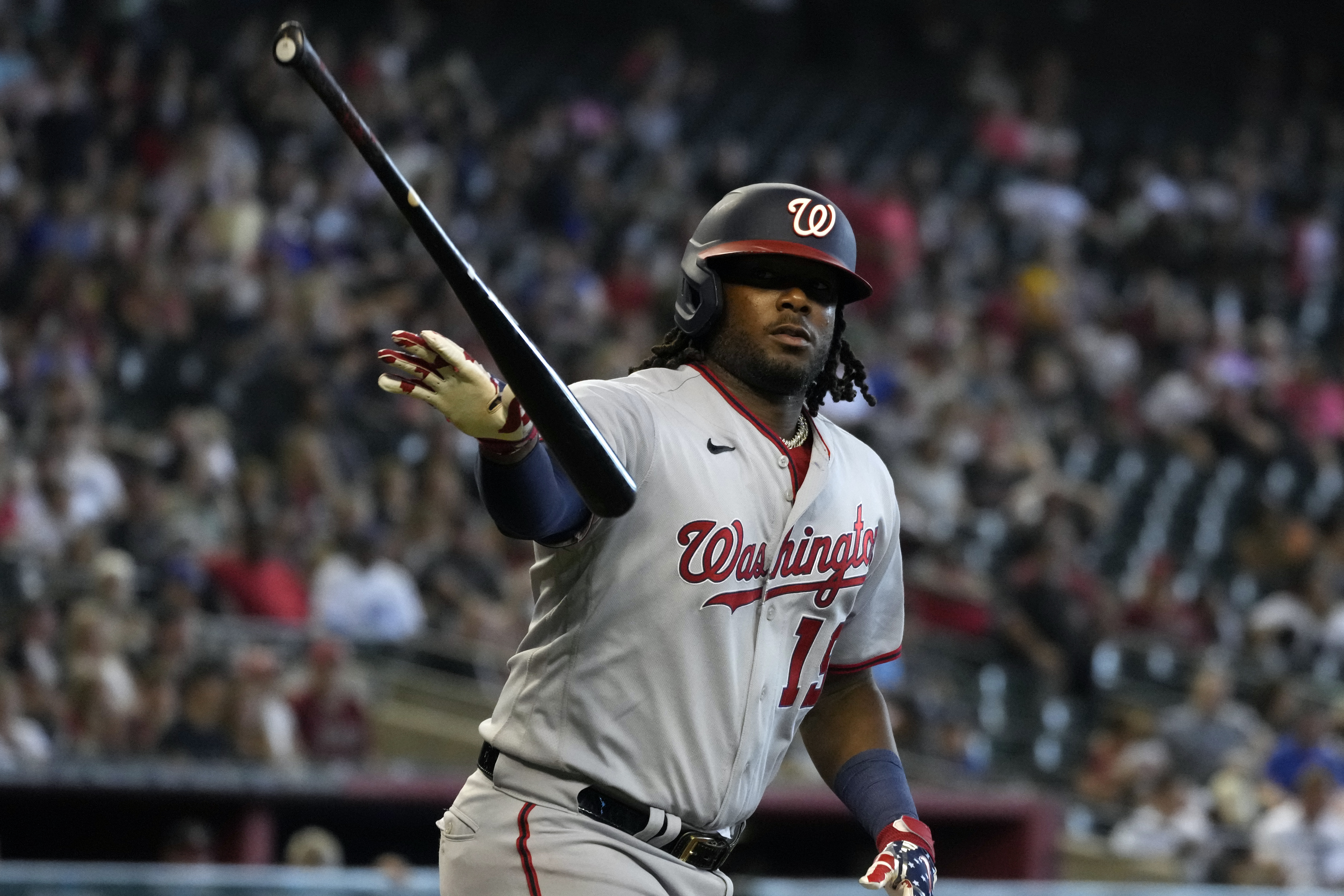 Here's how Josh Bell can help the Cleveland Guardians get better 