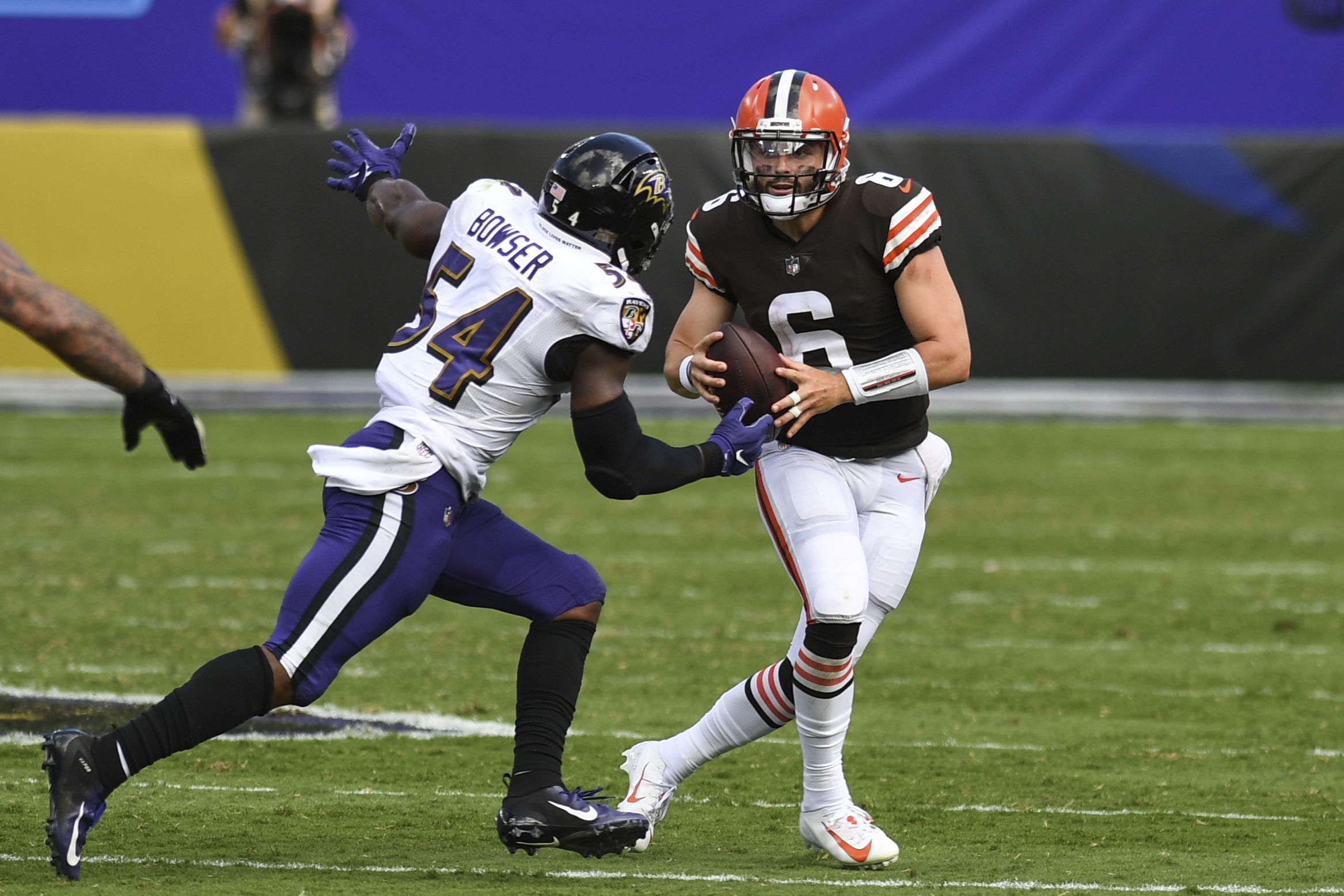 Baltimore Ravens linebacker Tyus Bowser (54) takes to the field