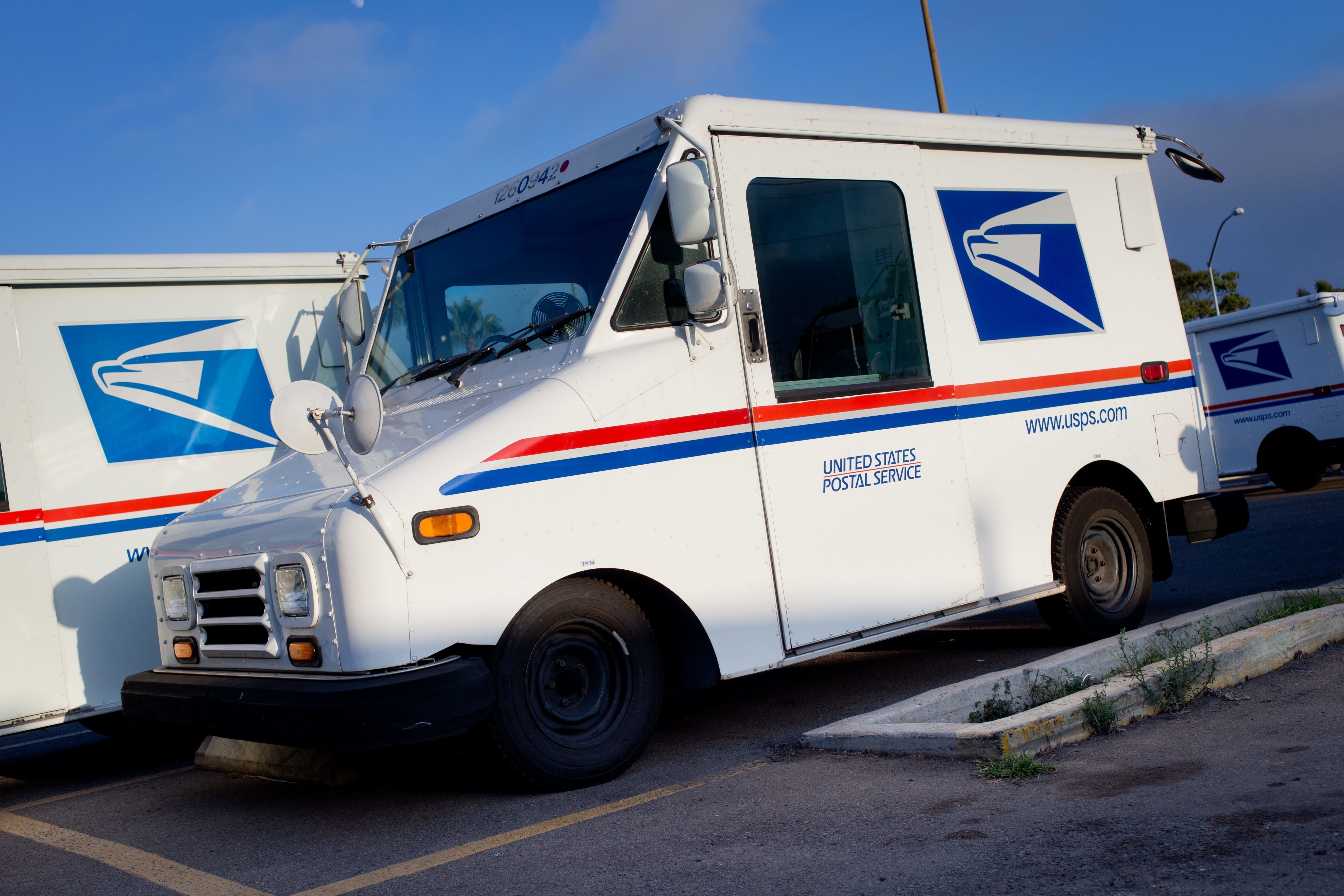 Is the post office open today on Memorial Day 2022? Is there mail delivery?  Does the mail run? 