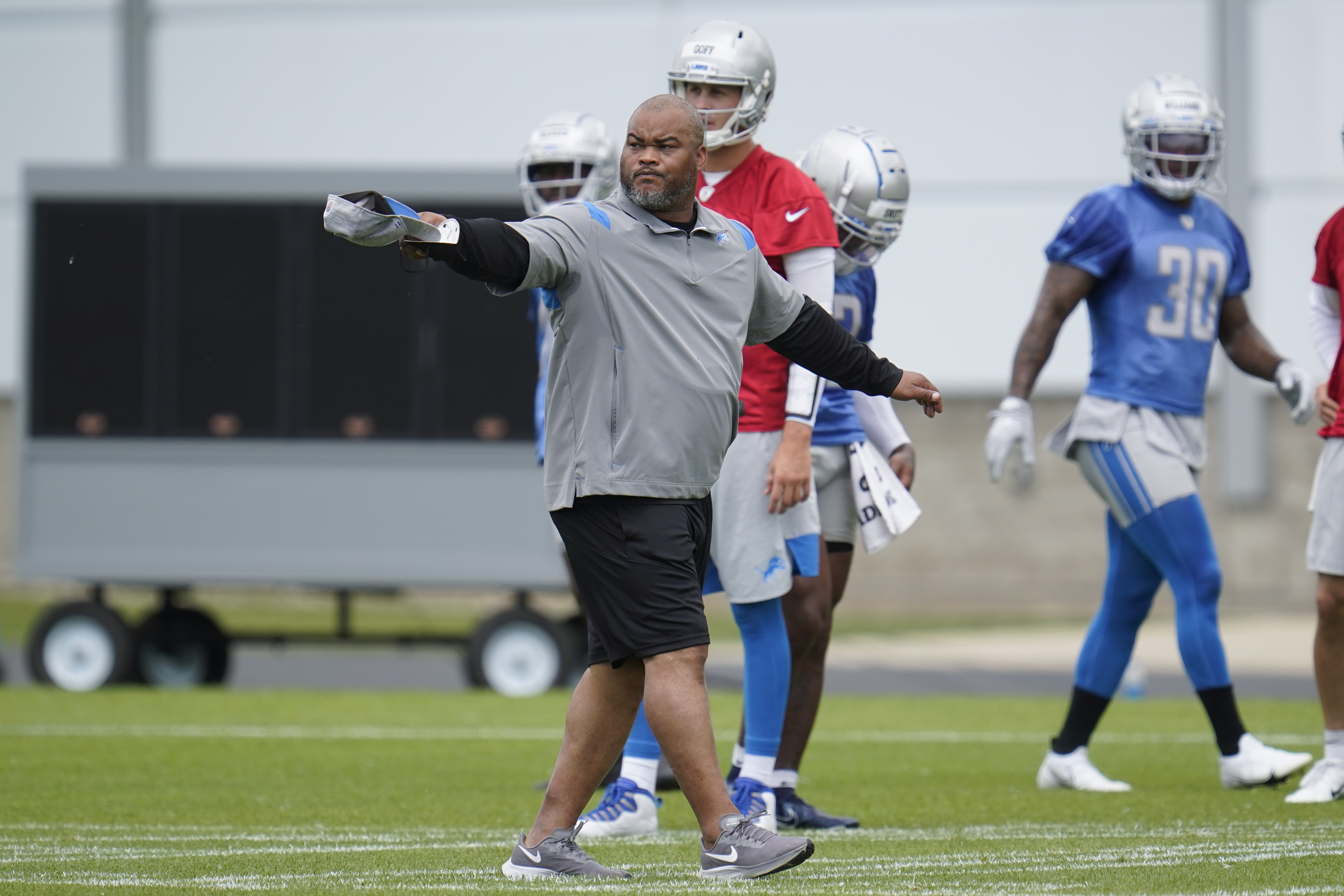 2022 Senior Bowl announces Detroit Lions coaching roles, Duce Staley as  head coach - Pride Of Detroit