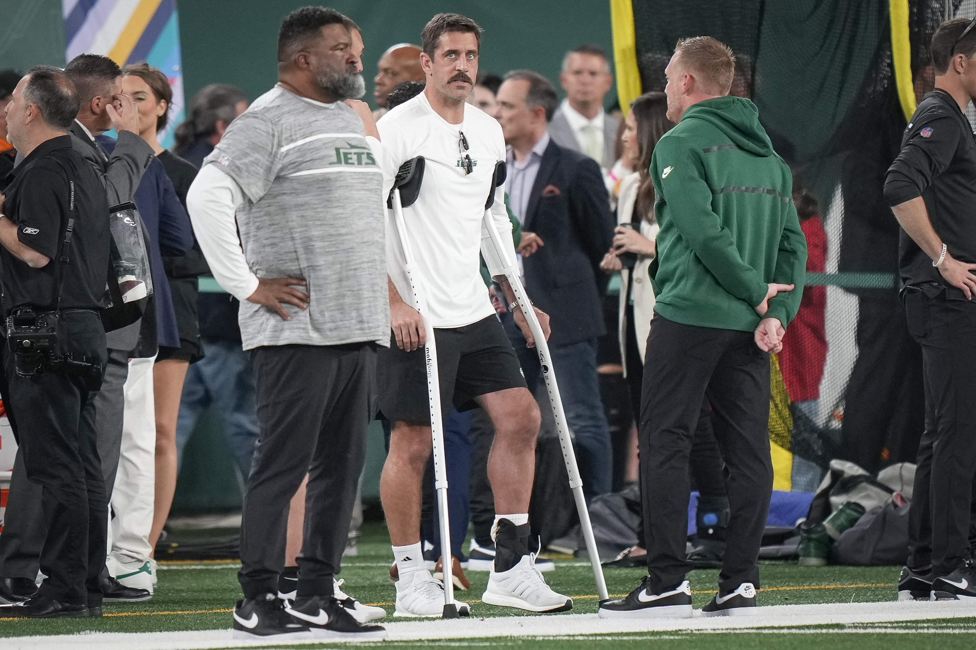 Aaron Rodgers injury: What Jets QB contract looks like after his Achilles  tendon injury - DraftKings Network