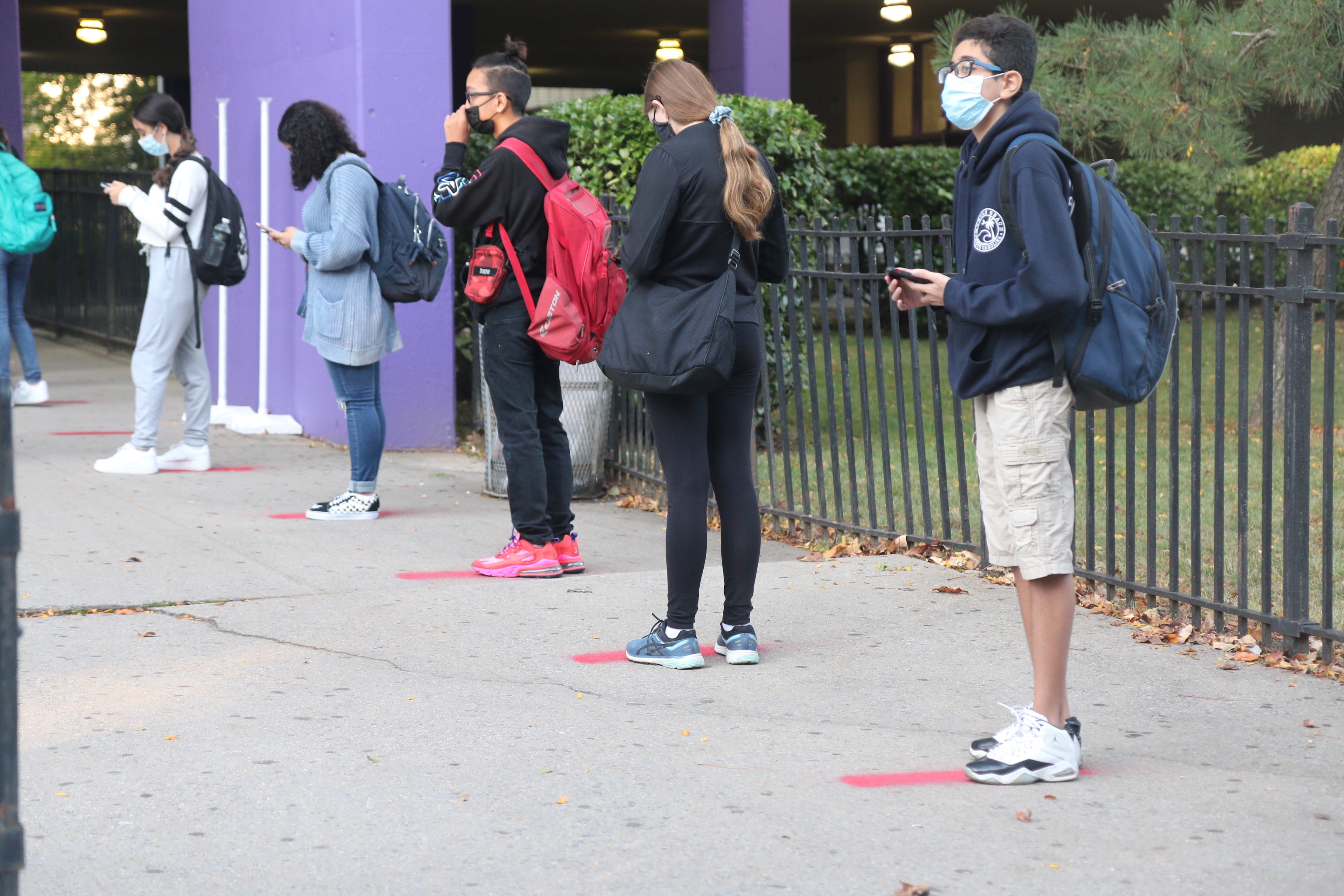 Back to school in NYC: Middle and high schools reopen for in-person ...