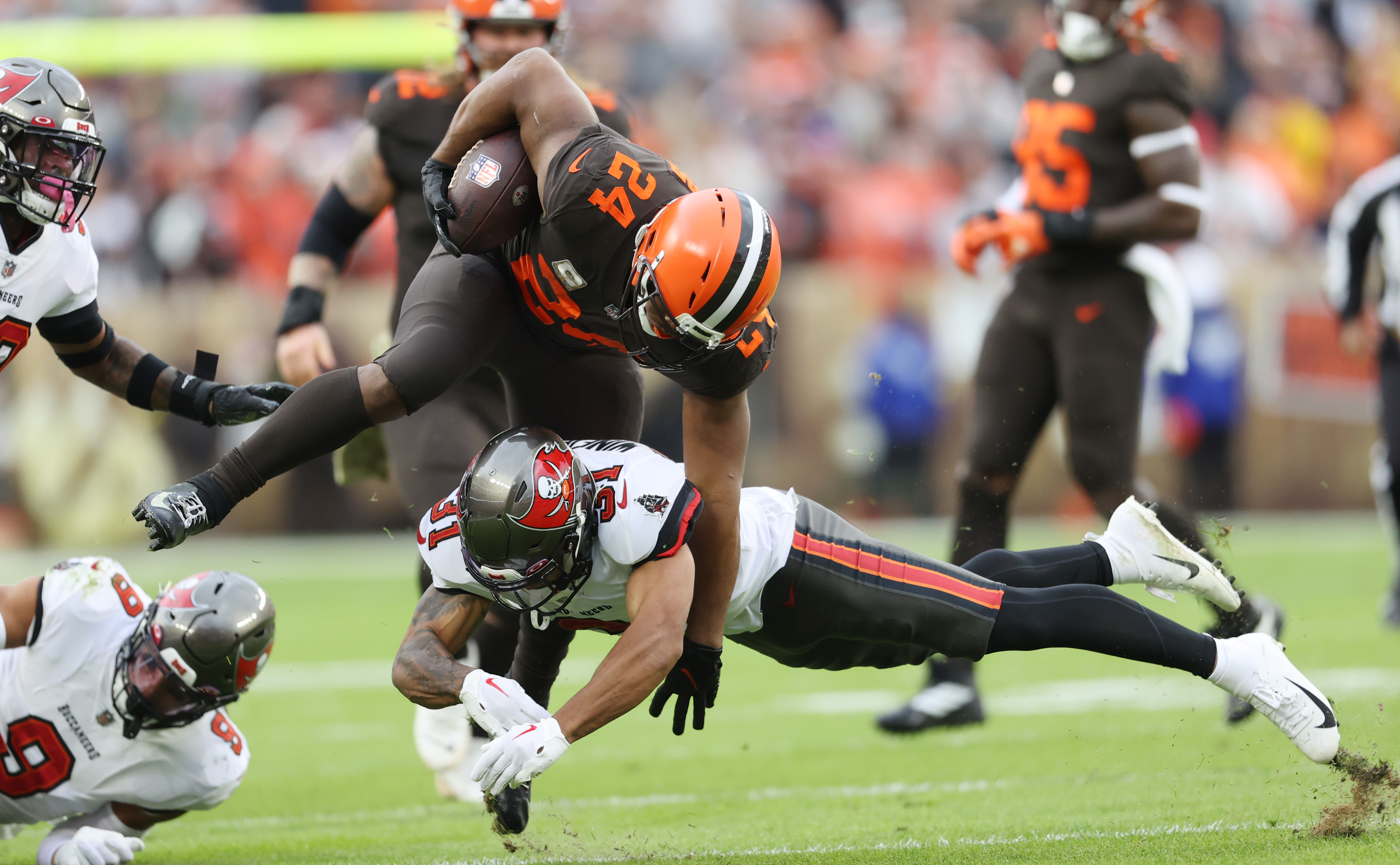 Falcons' clutch interception seals win over Browns