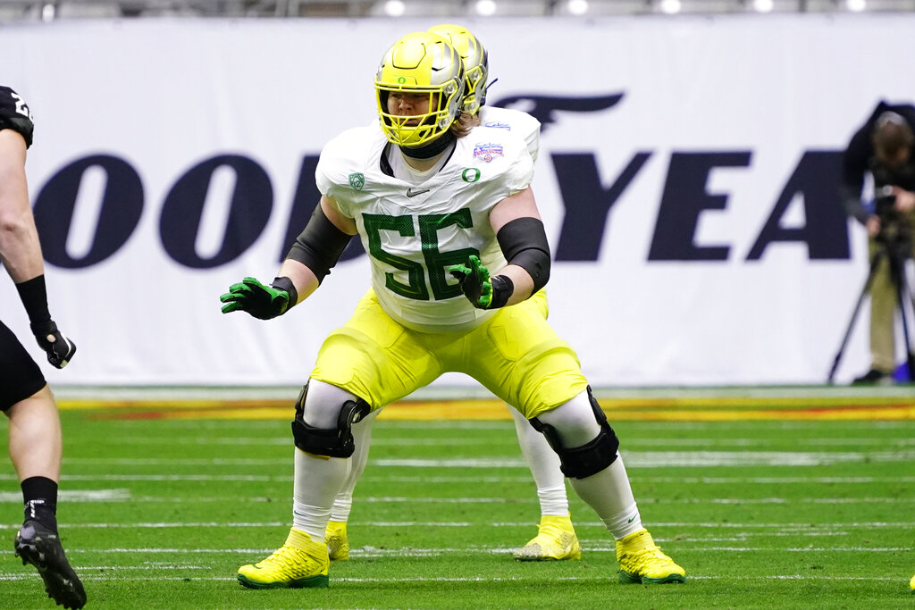 Oregon Ducks offensive lineman T.J. Bass signs as undrafted free agent with Dallas  Cowboys 