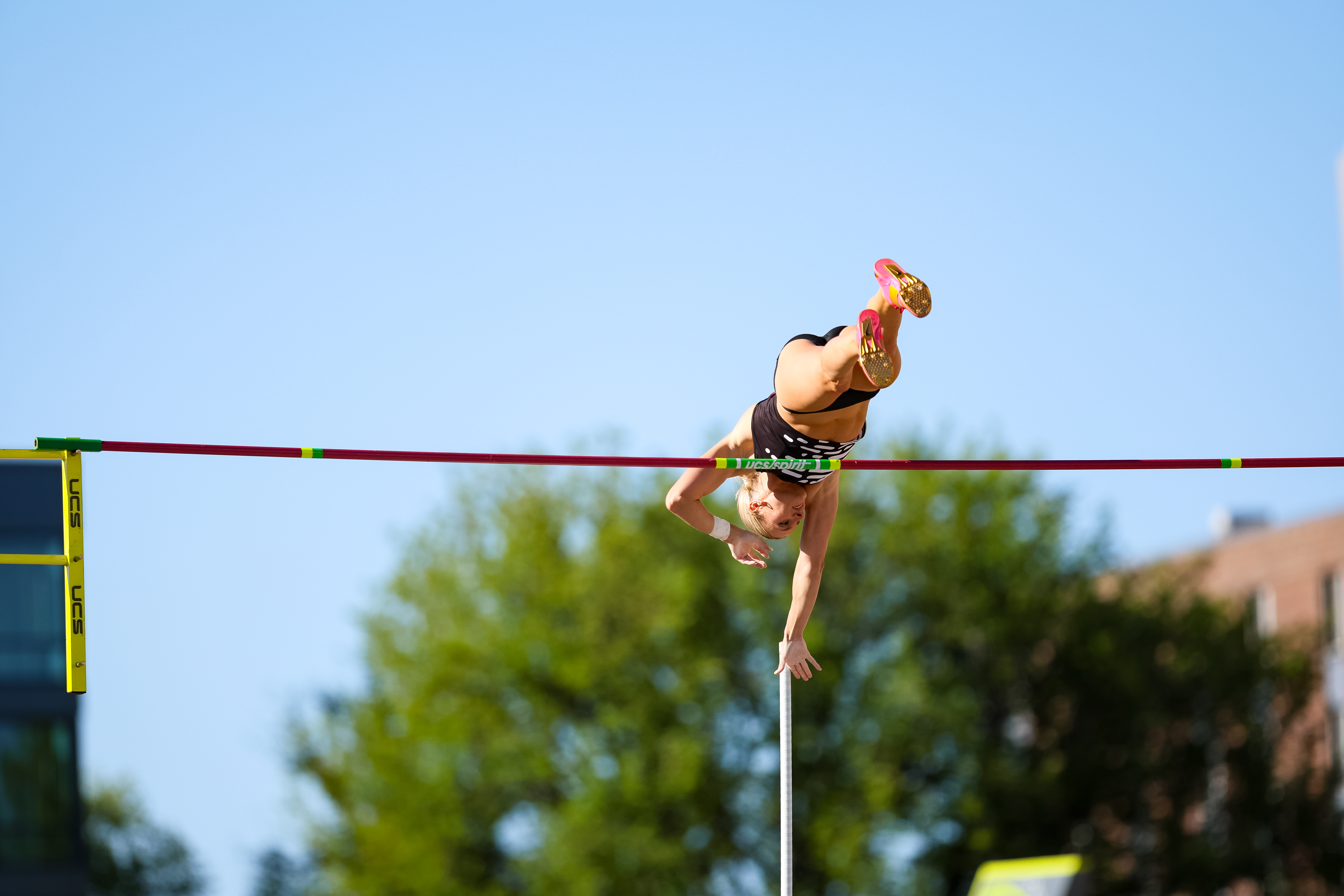 FOSTER VAULTS TO SIXTH OVERALL IN WOMEN'S POLE VAULT ON DAY 2 OF U SPORTS  CHAMPIONSHIP - York University Athletics