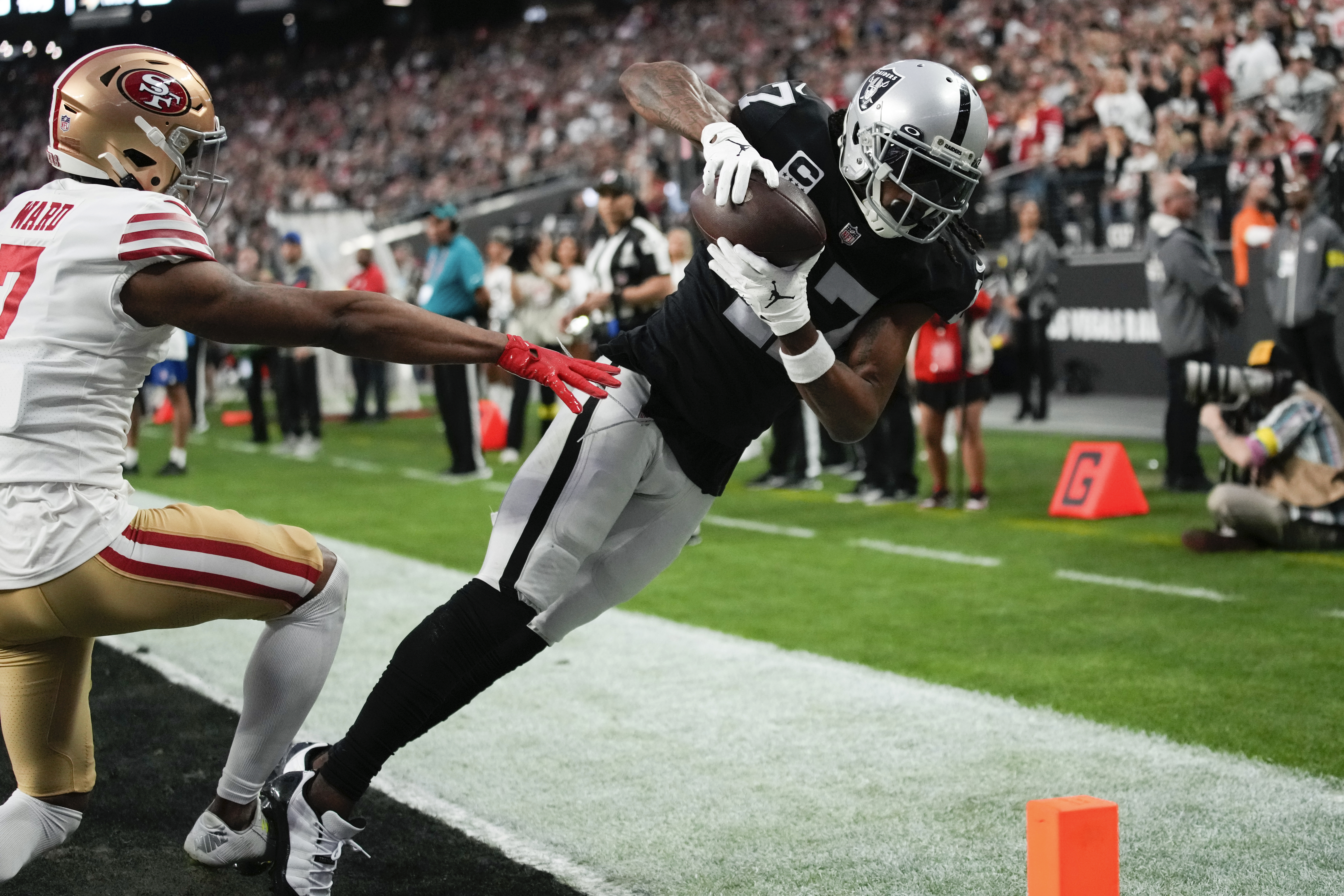 Davante Adams fantasy football outlook: Projections, predictions, profile  for Raiders WR in 2022 NFL season - DraftKings Network