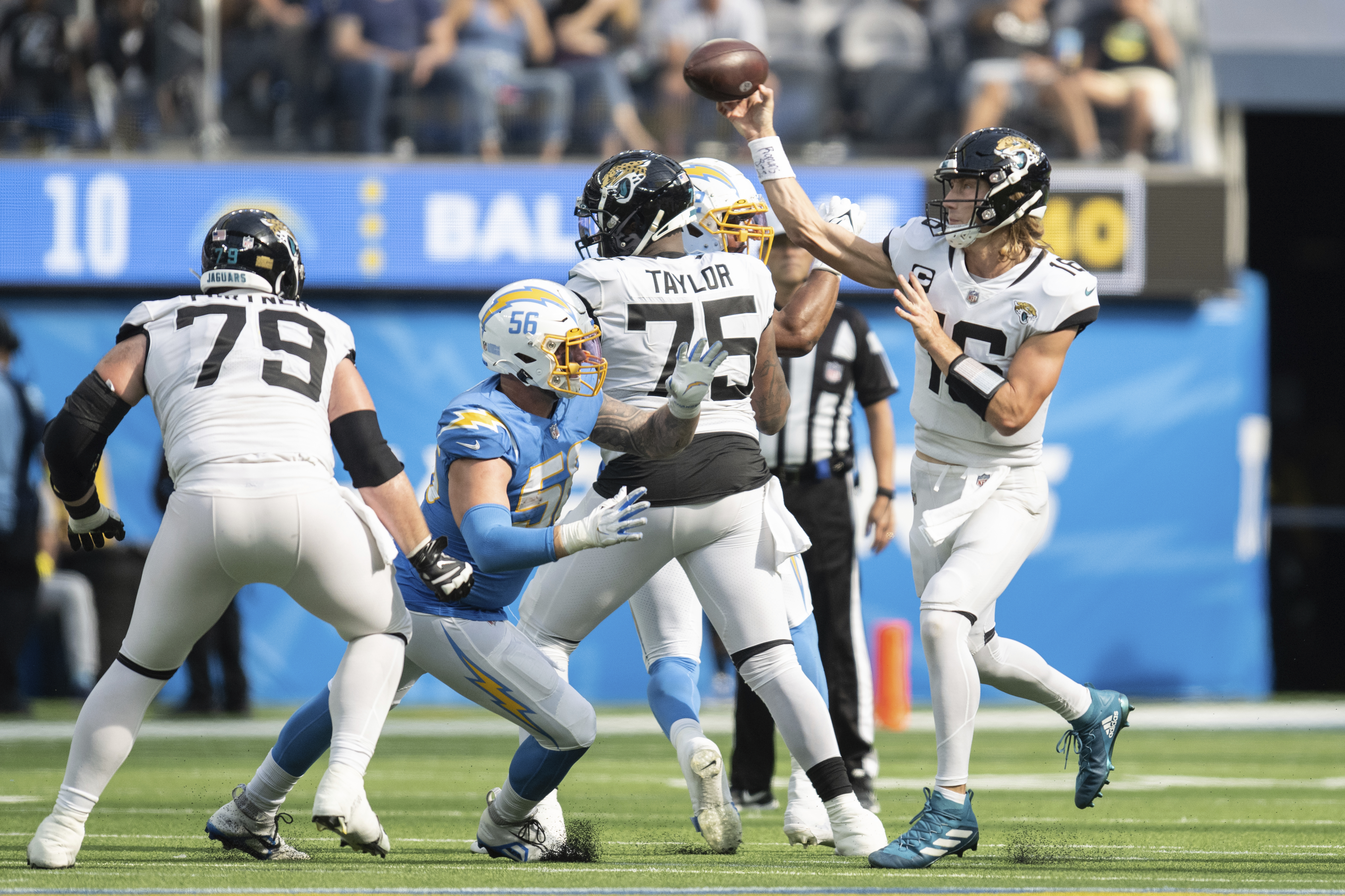 Jaguars win first playoff game in 10 years, advance to divisional round  against Steelers