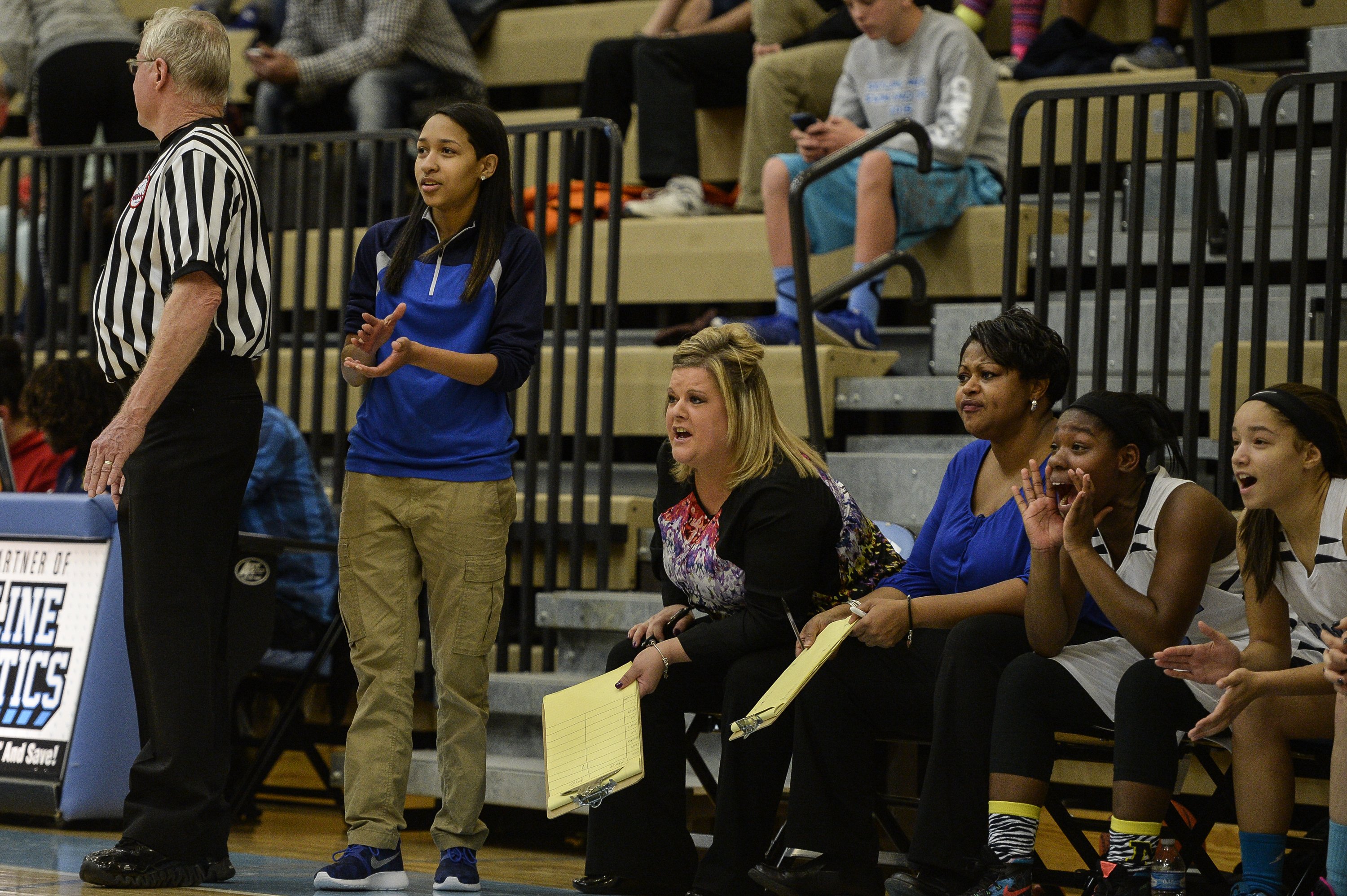 She bleeds Skyline blue': New girls basketball coach Janae Sims aims to  build winner at alma mater 