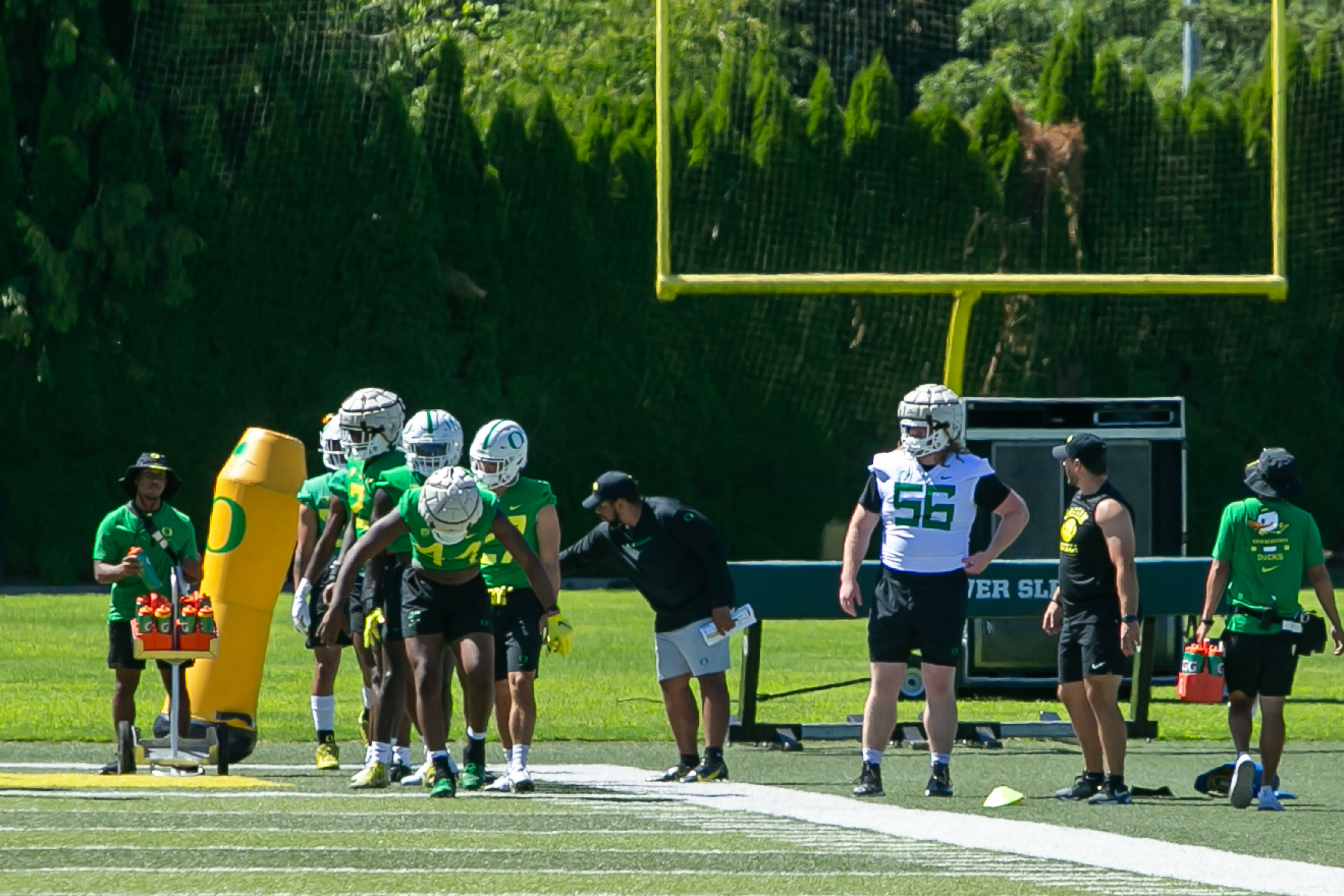 Oregon Ducks offensive lineman T.J. Bass signs as undrafted free