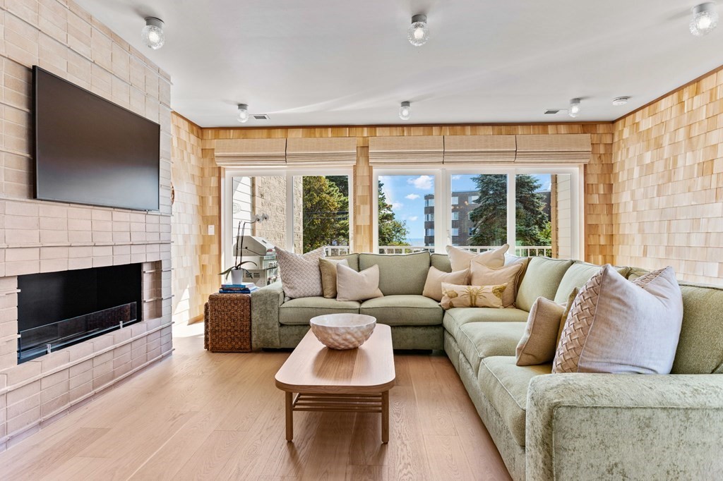 House of the Week Condo offers yearround waterfront living