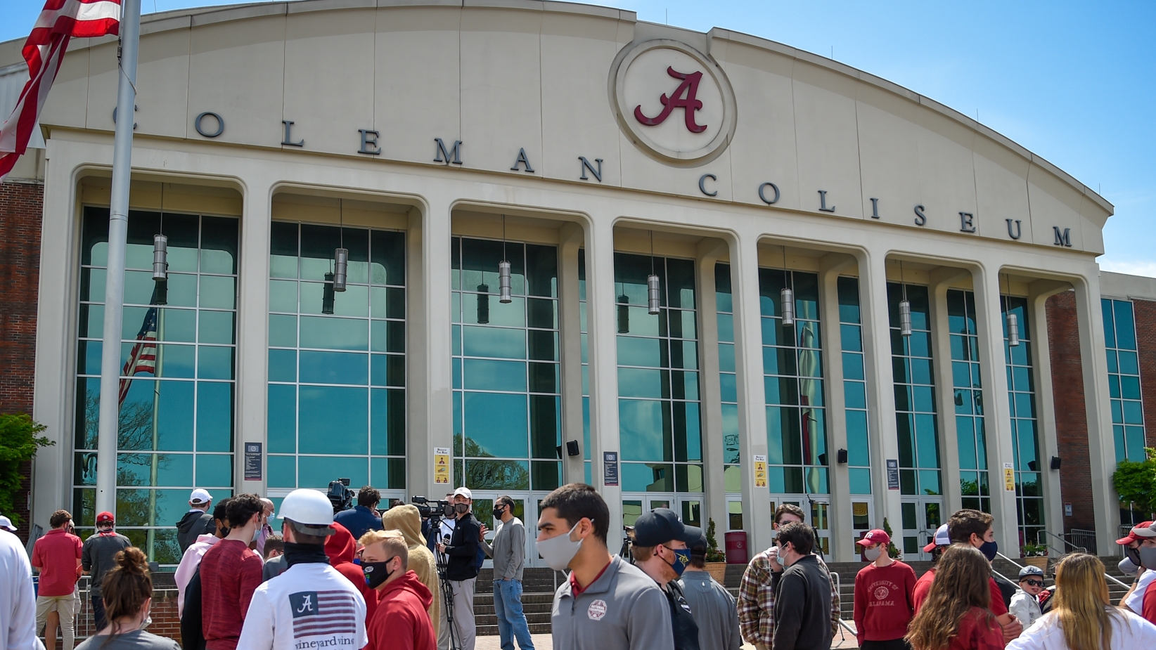 Alabama exploring new basketball arena or renovating Coleman