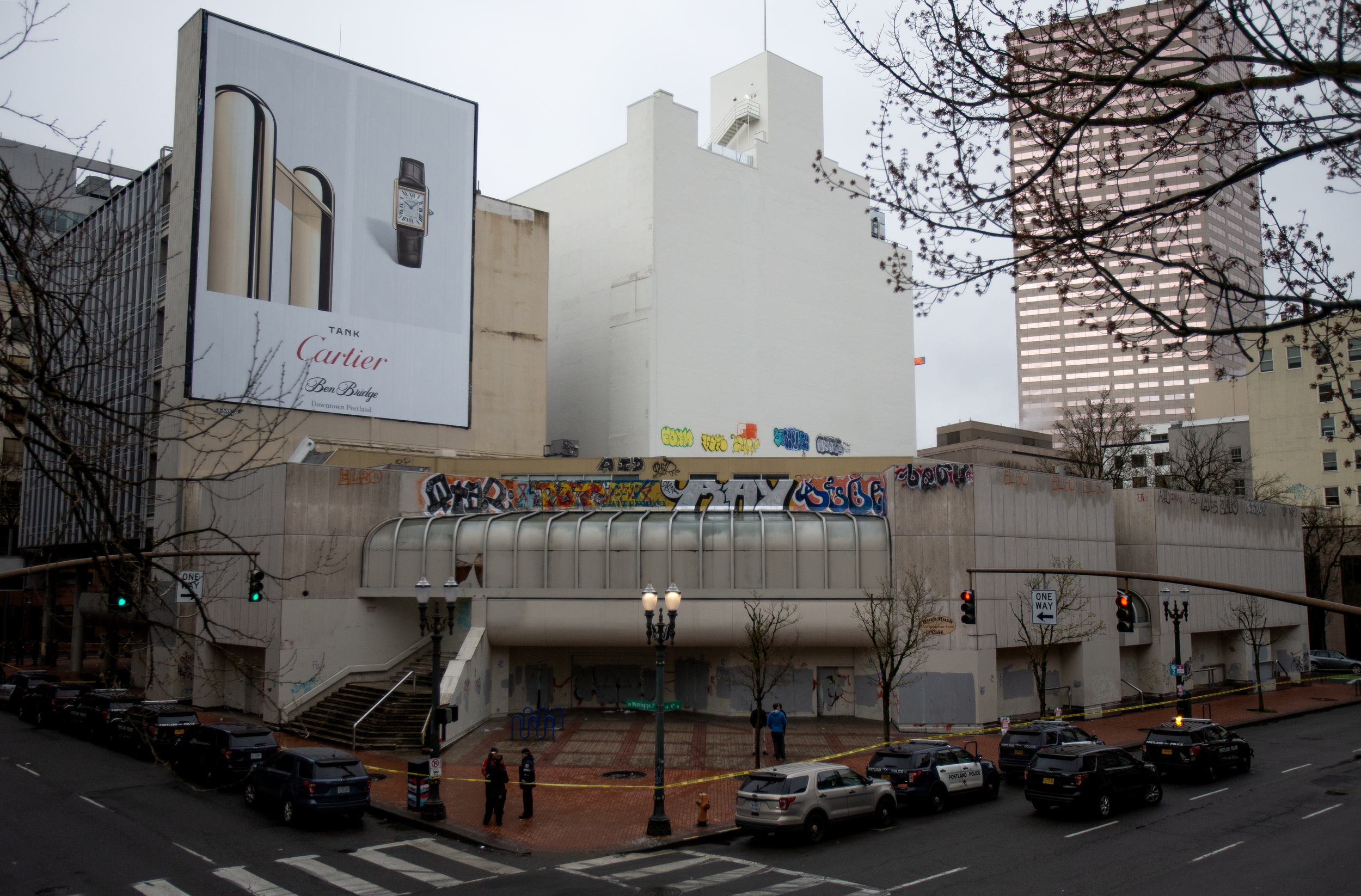 Portland police clear out Washington Center open-air drug market in  early-morning mission - oregonlive.com