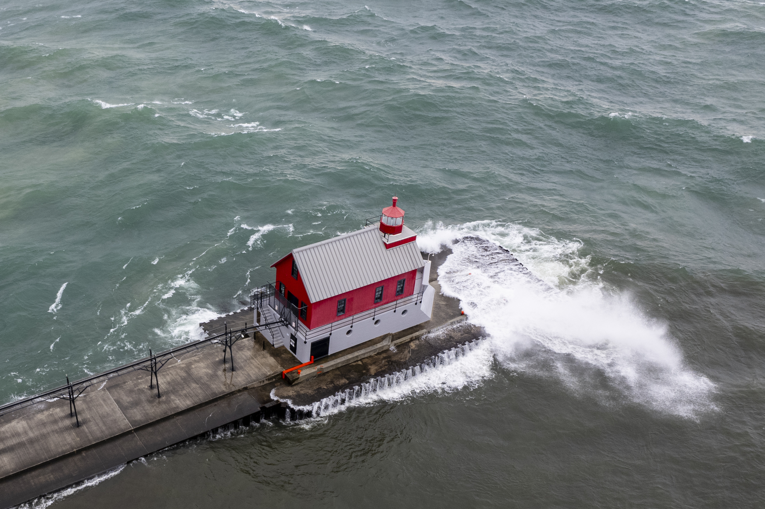 Lake Michigan waves crash into Grand Haven pier 11.6.2023 - mlive.com