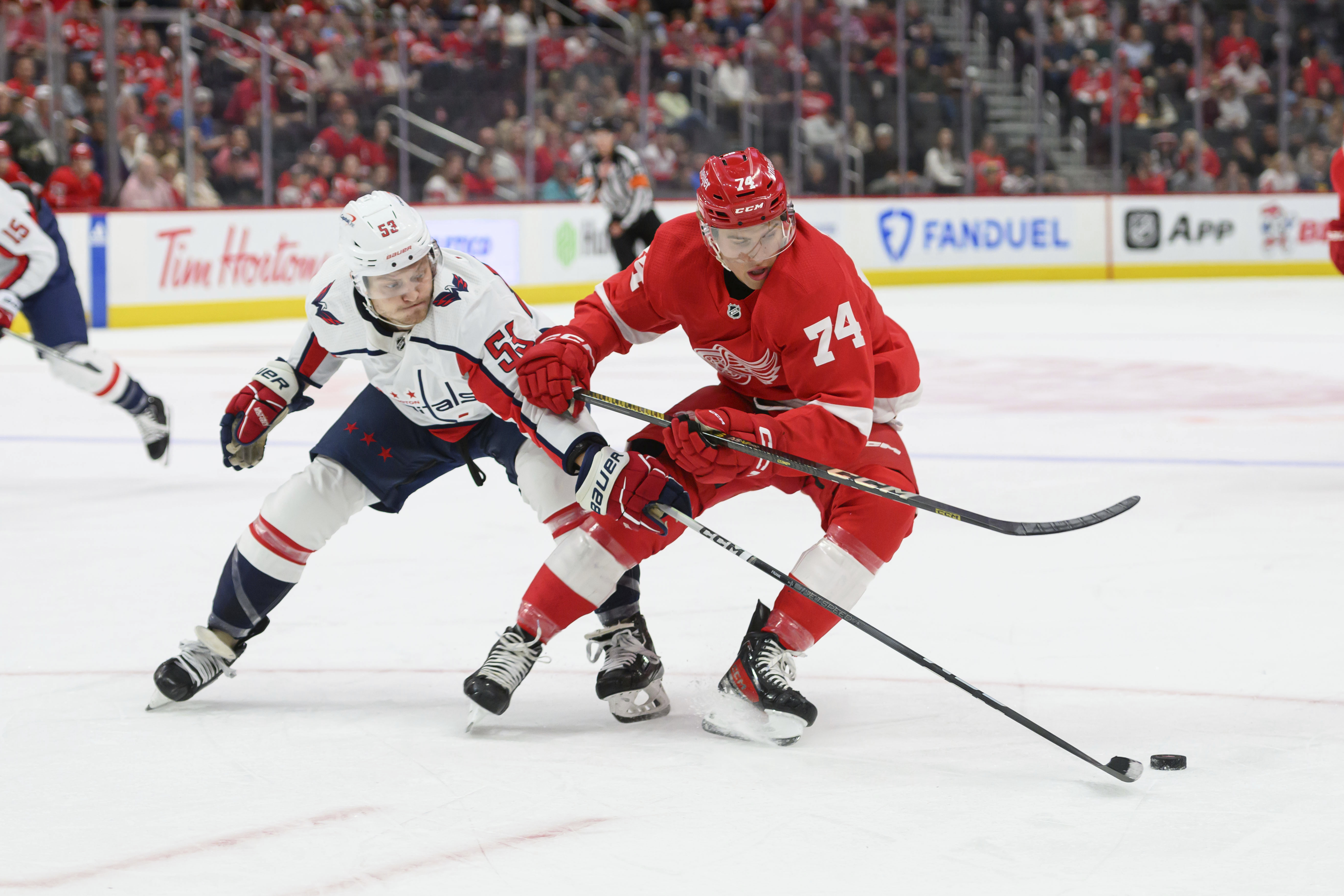 Alex DeBrincat scores twice, powers Red Wings past Lightning - The Rink  Live