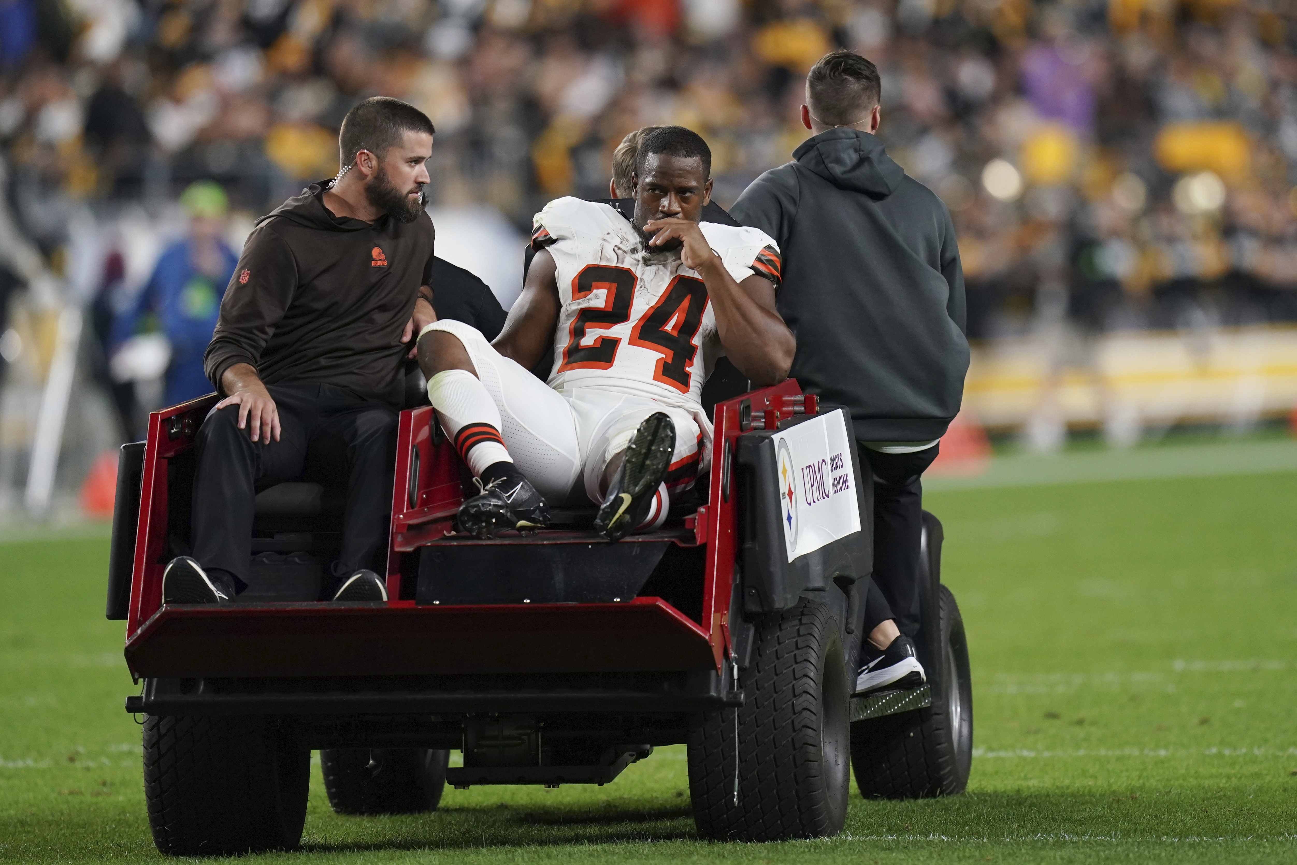 NFL Fans React When ESPN Doesn't Show Nick Chubb's Injury Replay 