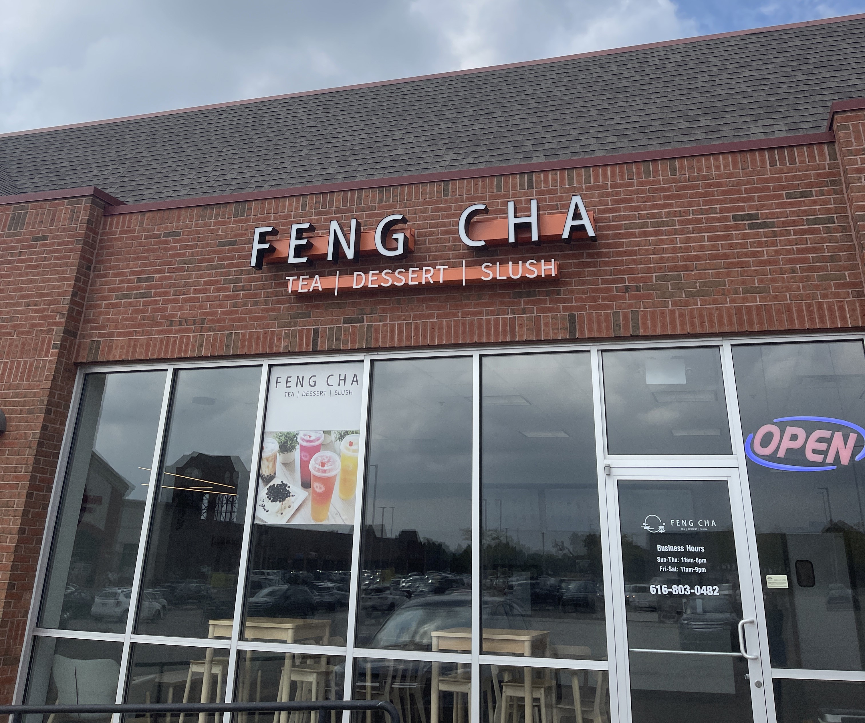 Theon Boba Tea and Cafe Momo House Opens in Grand Rapids