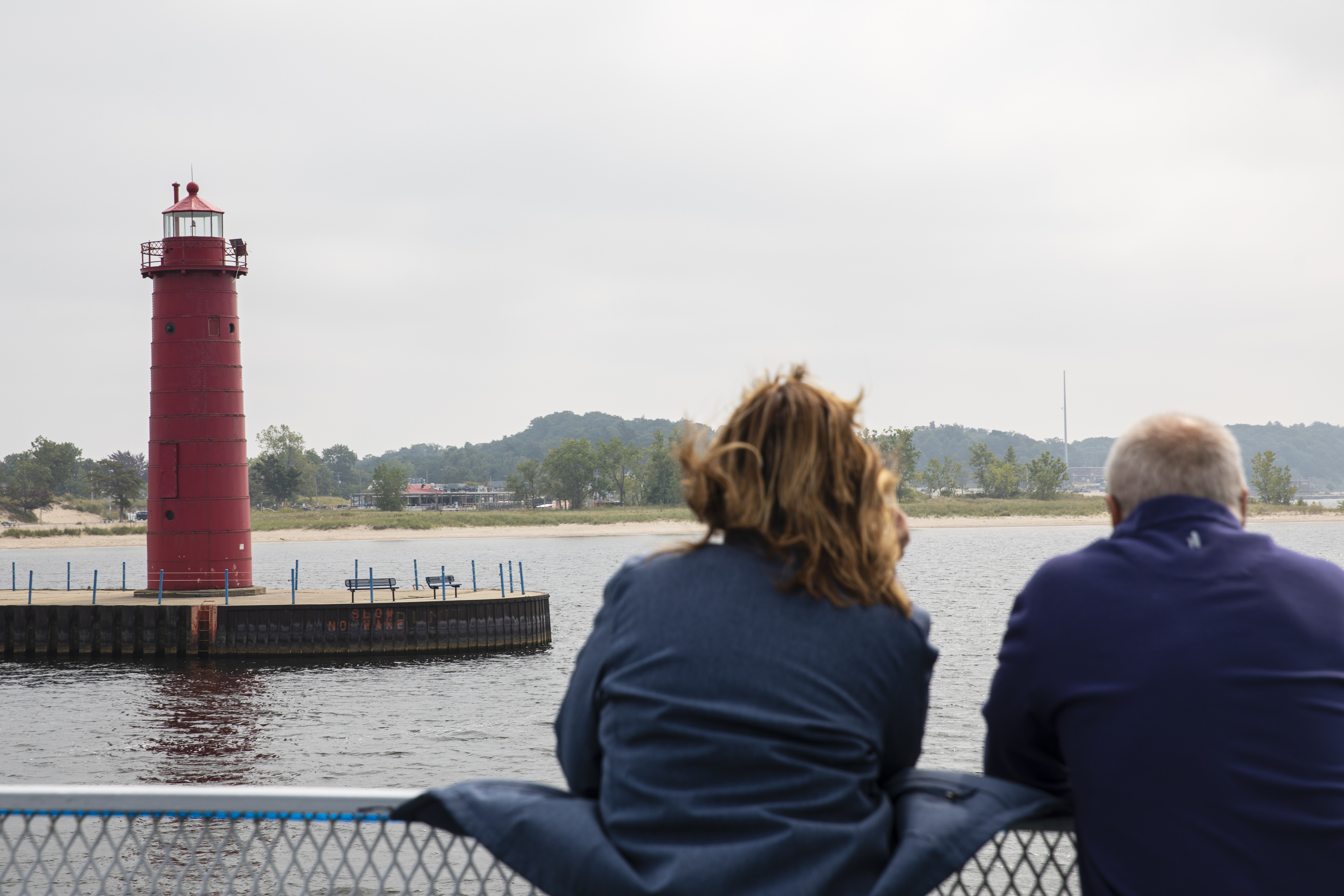 Muskegon city manager candidates cruise Muskegon Lake