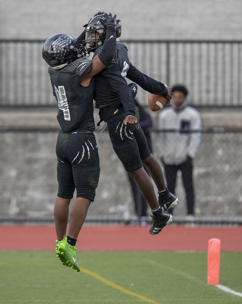 Harrisburg wins 2021 District 3 Football Championship