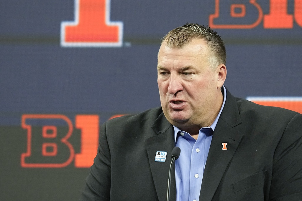 Bret Bielema in search of answers as Illinois opens up Big Ten