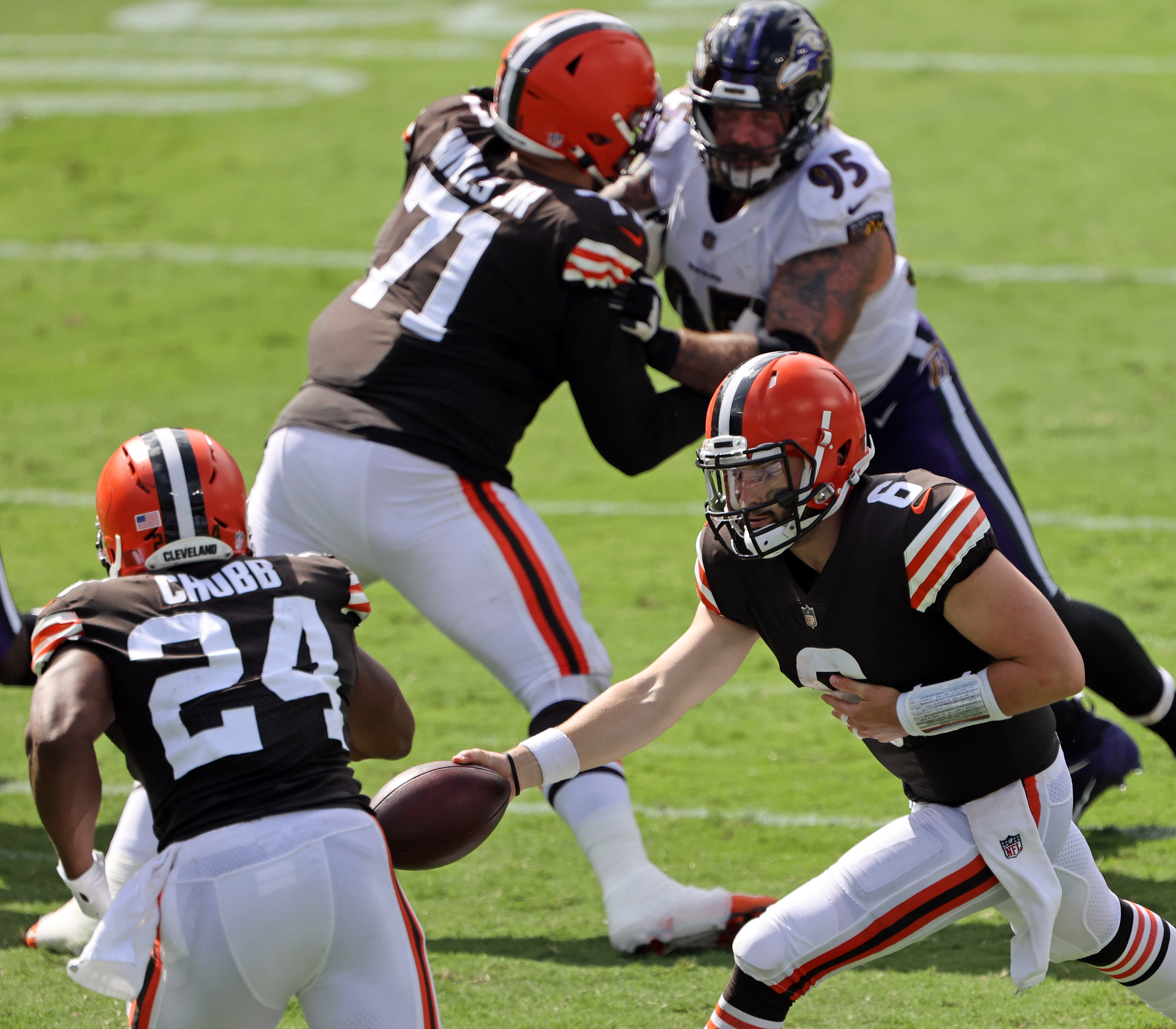 Browns social media trolls Bears over new orange helmet