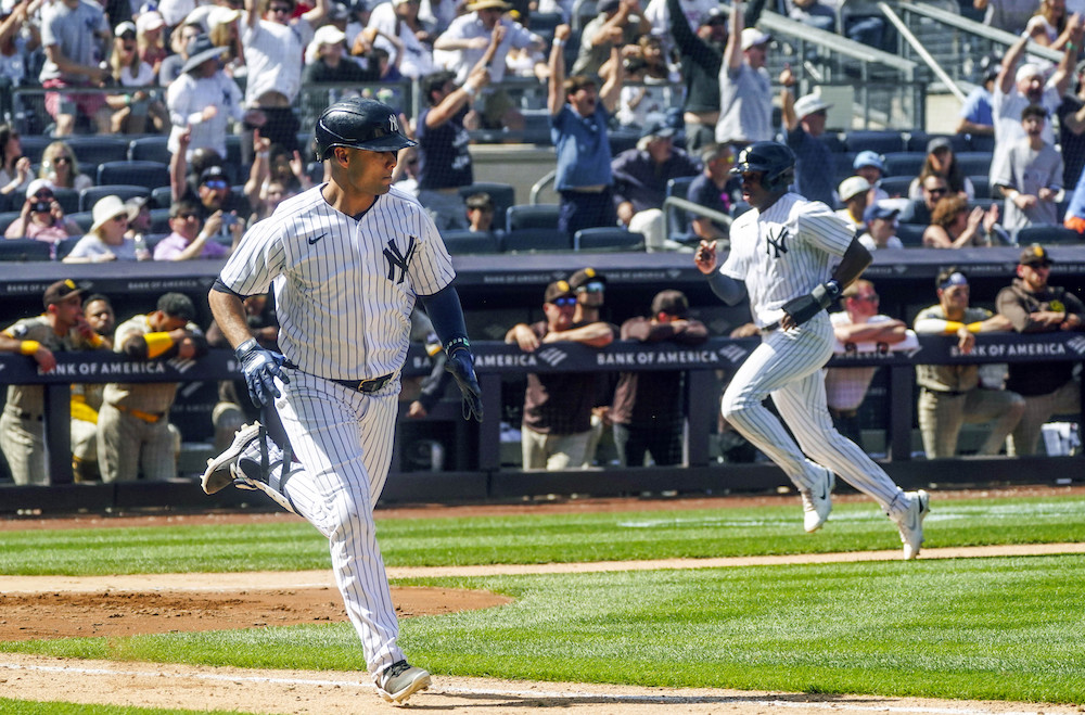 Yankees sneak by Padres with walk-off win 