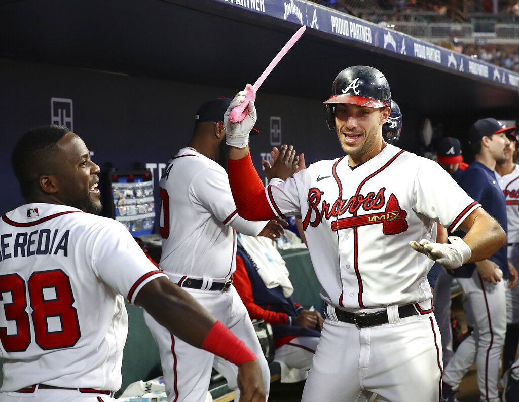 WATCH: How did Ronald Acuña Jr. escape this Mets rundown?