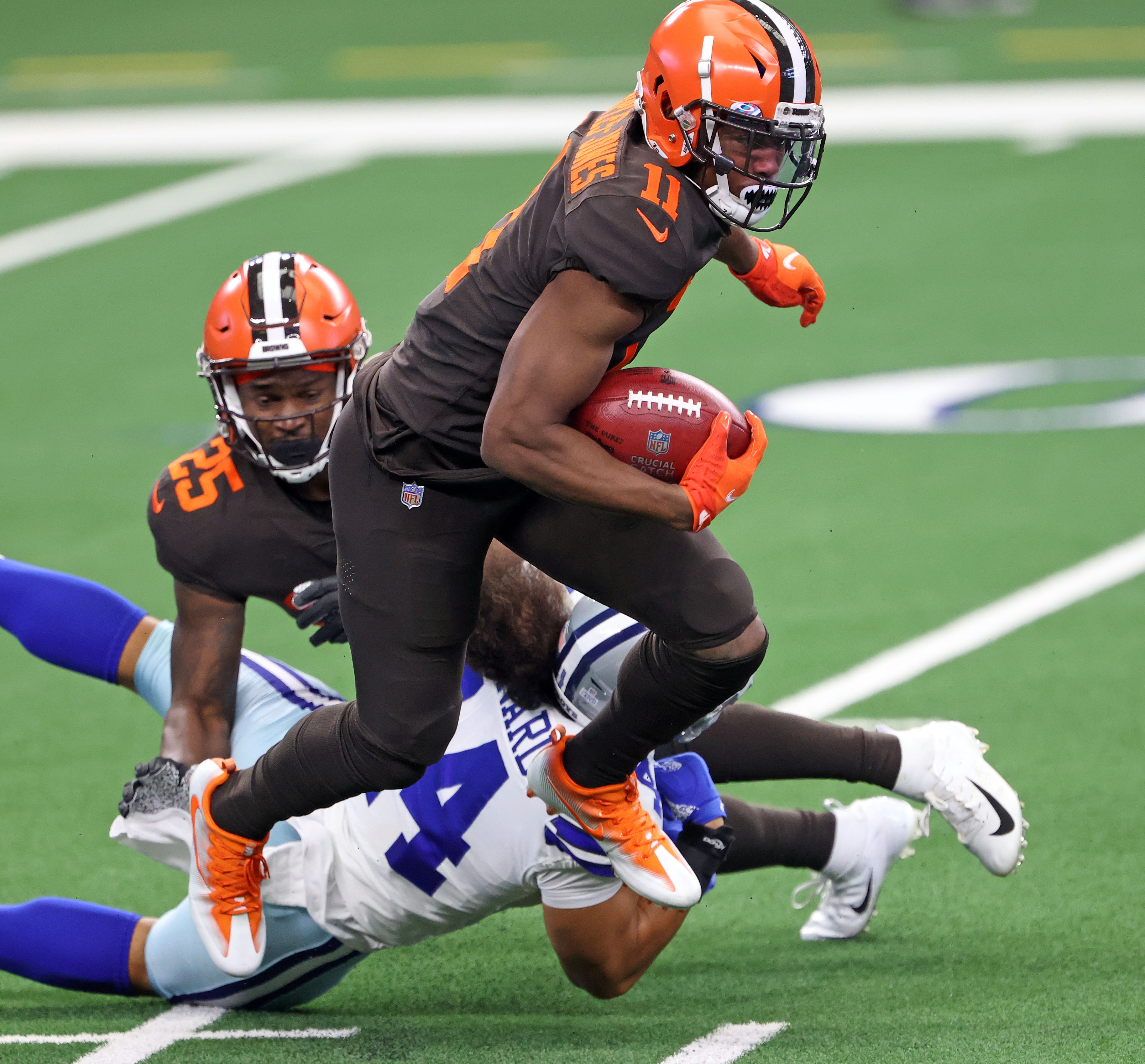 Cleveland Browns wide receiver Donovan Peoples-Jones (11) warms up before  an NFL football game against the New York Giants, Sunday, Dec. 20, 2020, in  East Rutherford, N.J. (AP Photo/Adam Hunger Stock Photo 