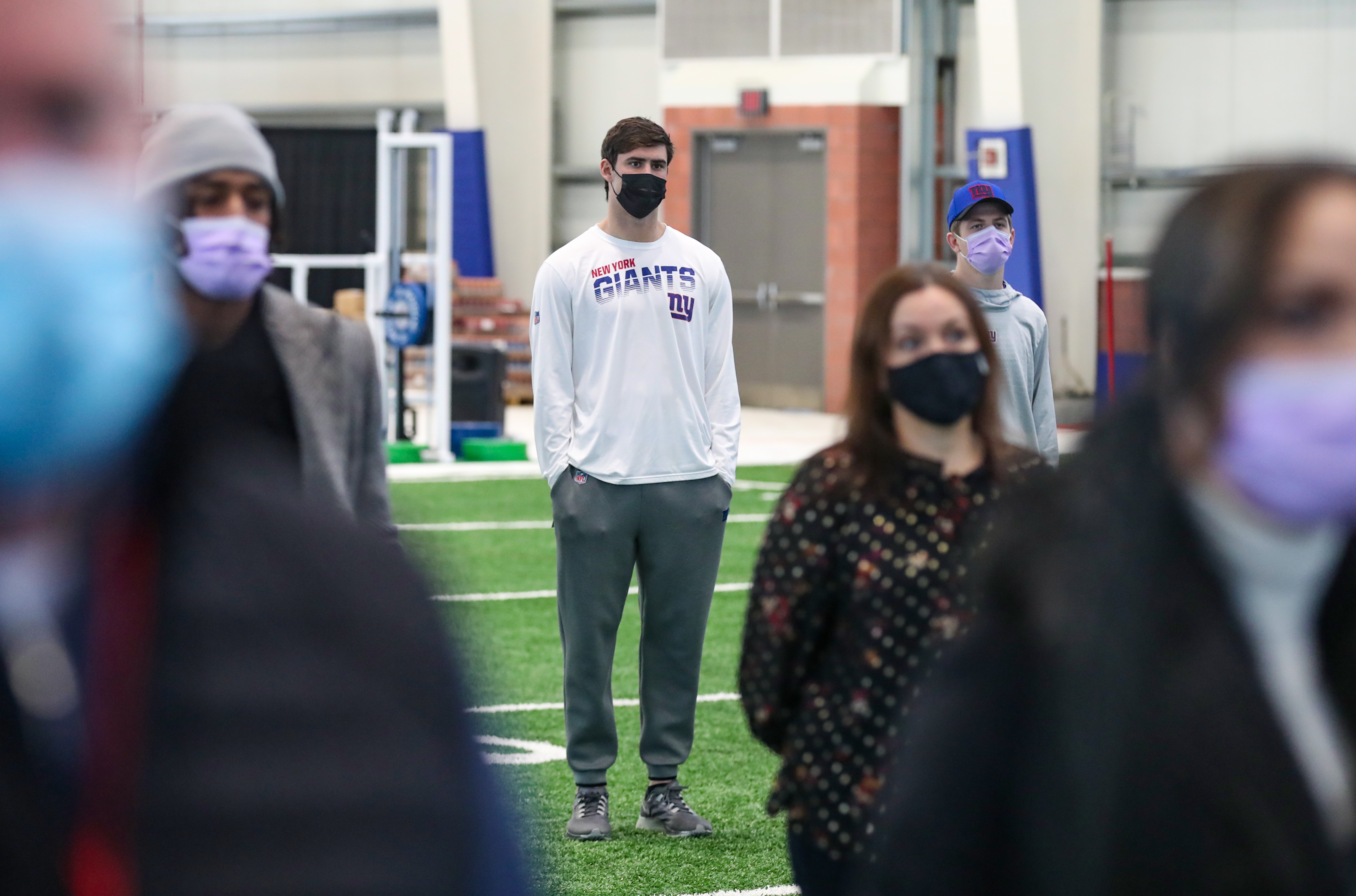 NFL talking heads fiercely debate Steelers' Ben Roethlisberger vs. Giants'  Eli Manning: 'You need to be drug tested  you got to be kidding me!' 