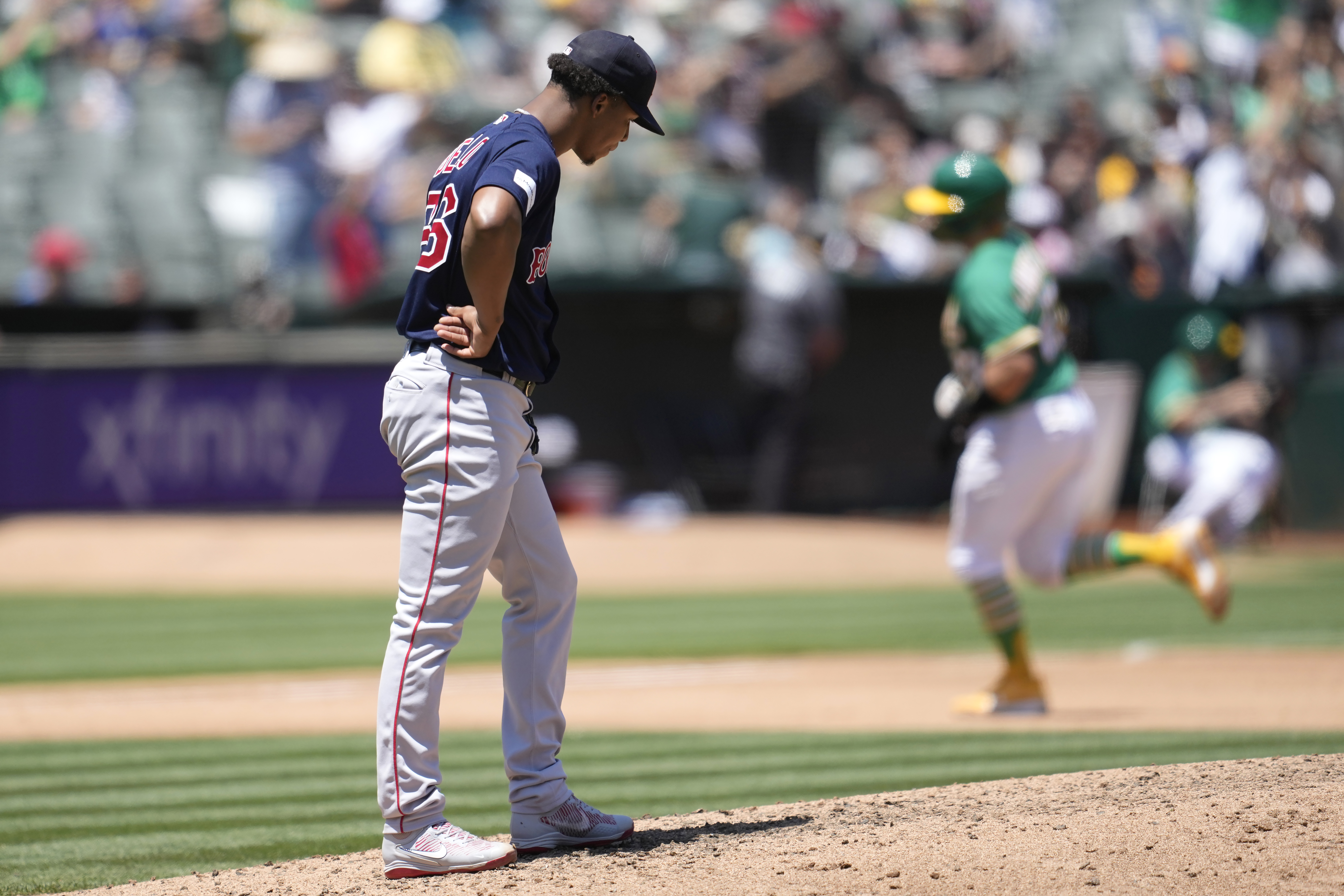 Red Sox drop fourth straight with loss to Braves at Fenway