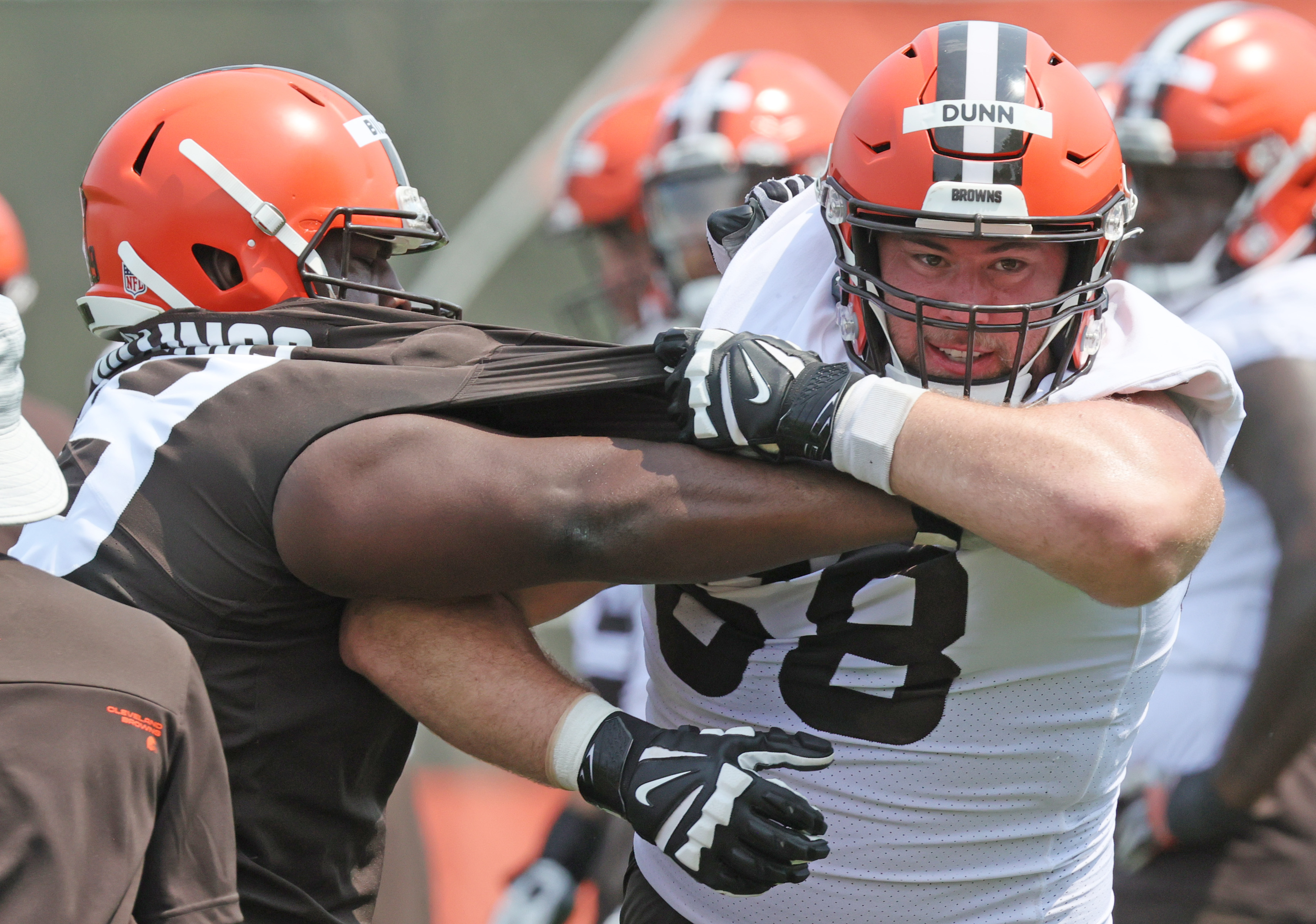 Browns re-sign G Michael Dunn, CB Thomas Graham and DT Ben Stille as  offseason program gets underway 