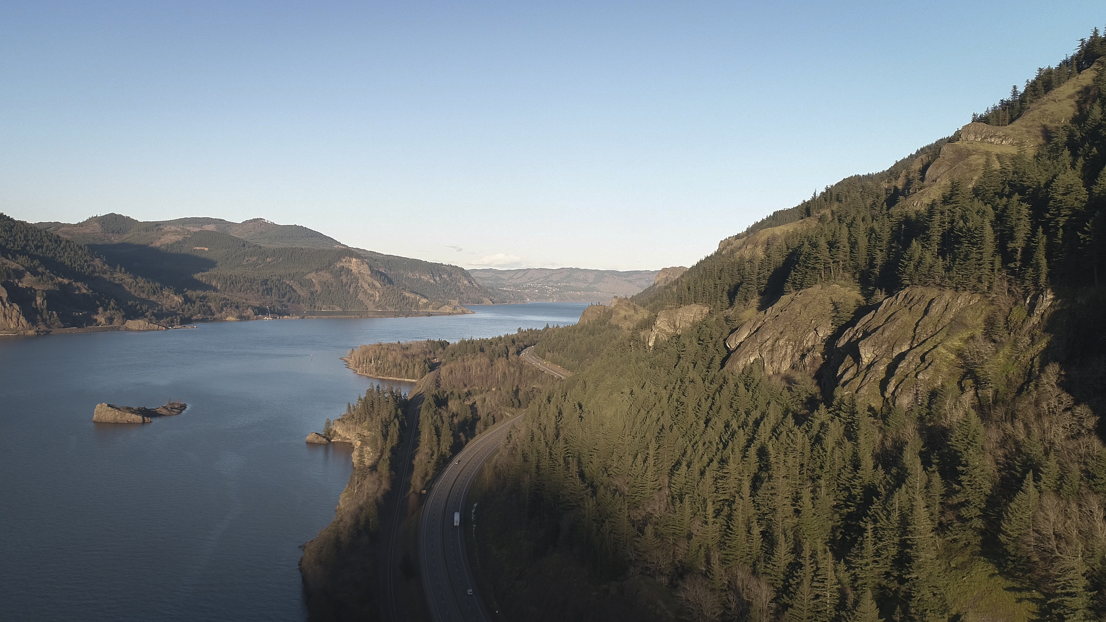 Take a zigzag road trip through the Columbia River Gorge – Here is