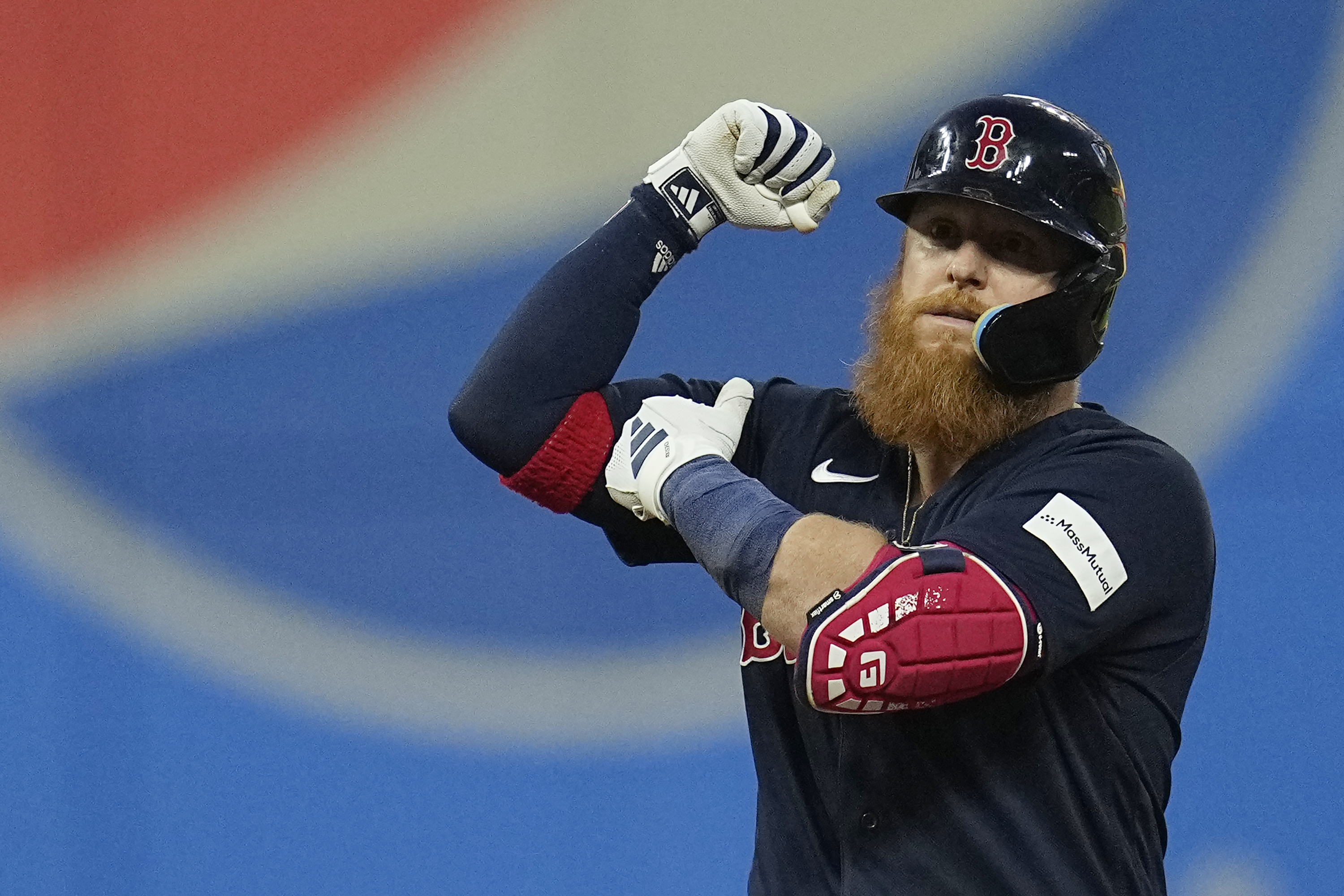 World Series champion Justin Turner becomes Red Sox fan-favorite