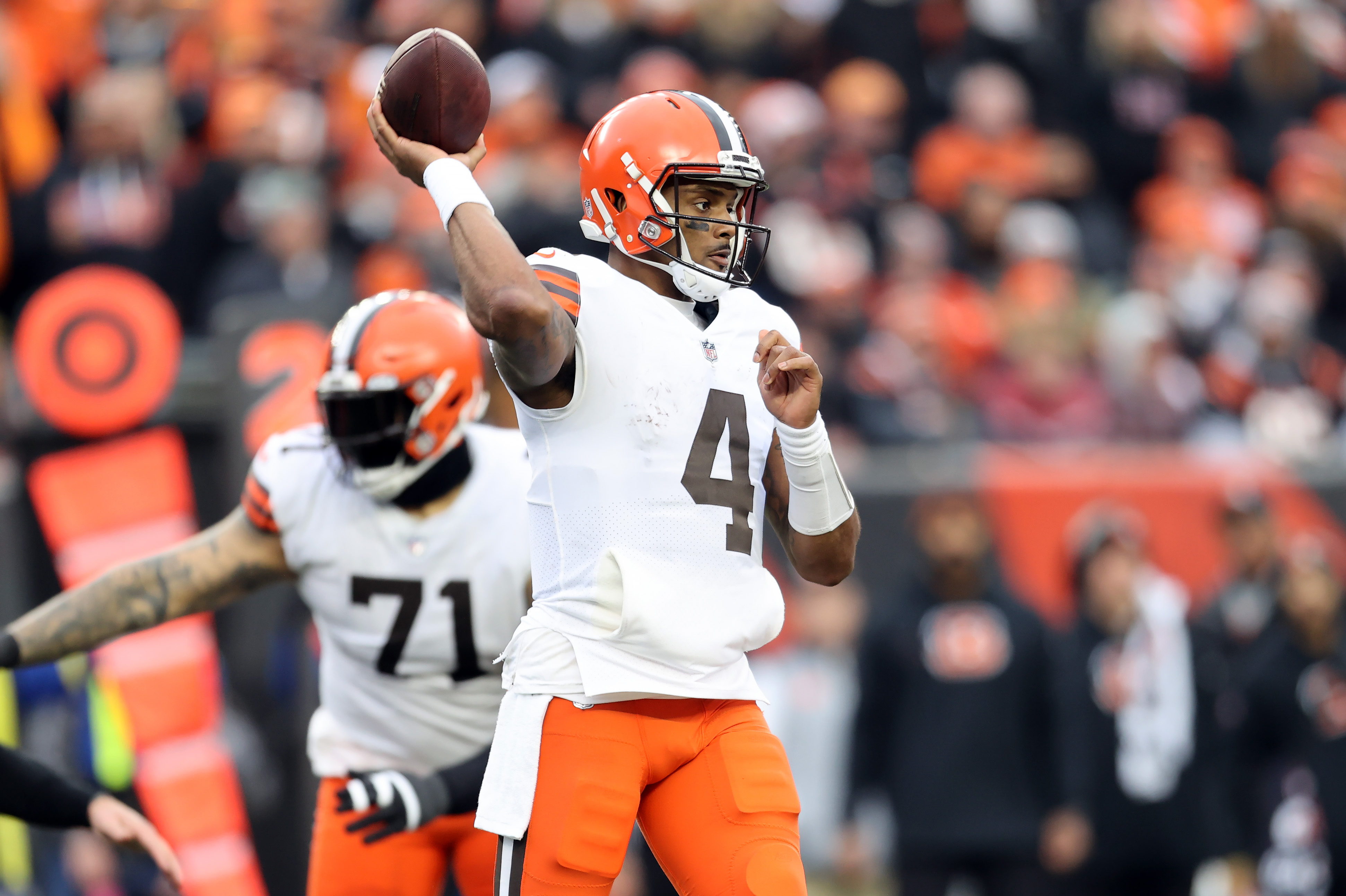 Ravens vs. Browns: Roquan Smith, defense face Deshaun Watson, offense