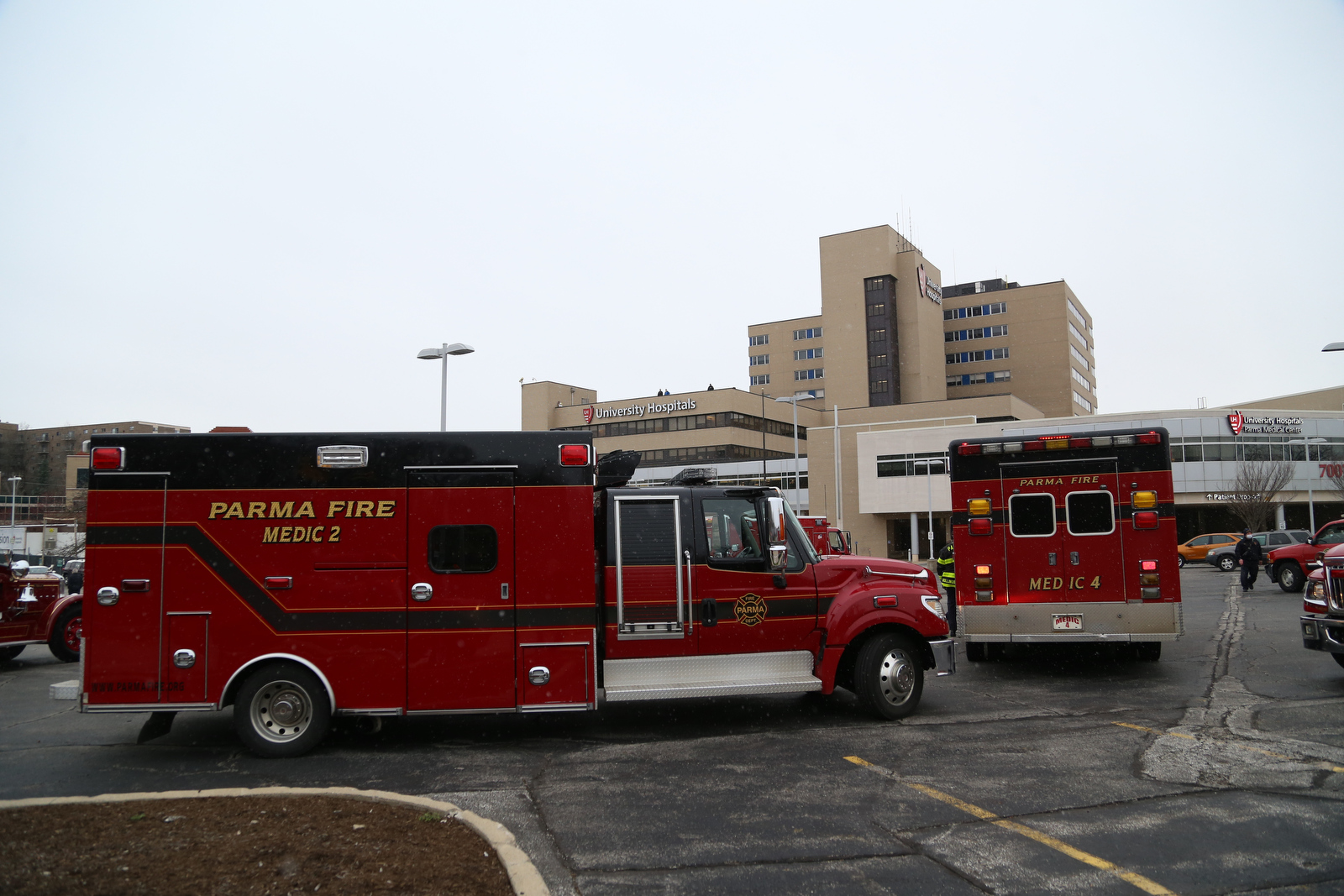 Parma FD and others salute frontline workers at UH Parma - cleveland.com