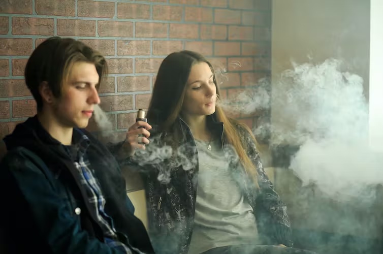 do-vapes-set-off-smoke-alarms Vapor Land: Best Smoke Shop for Quality Vapes & More main image 0