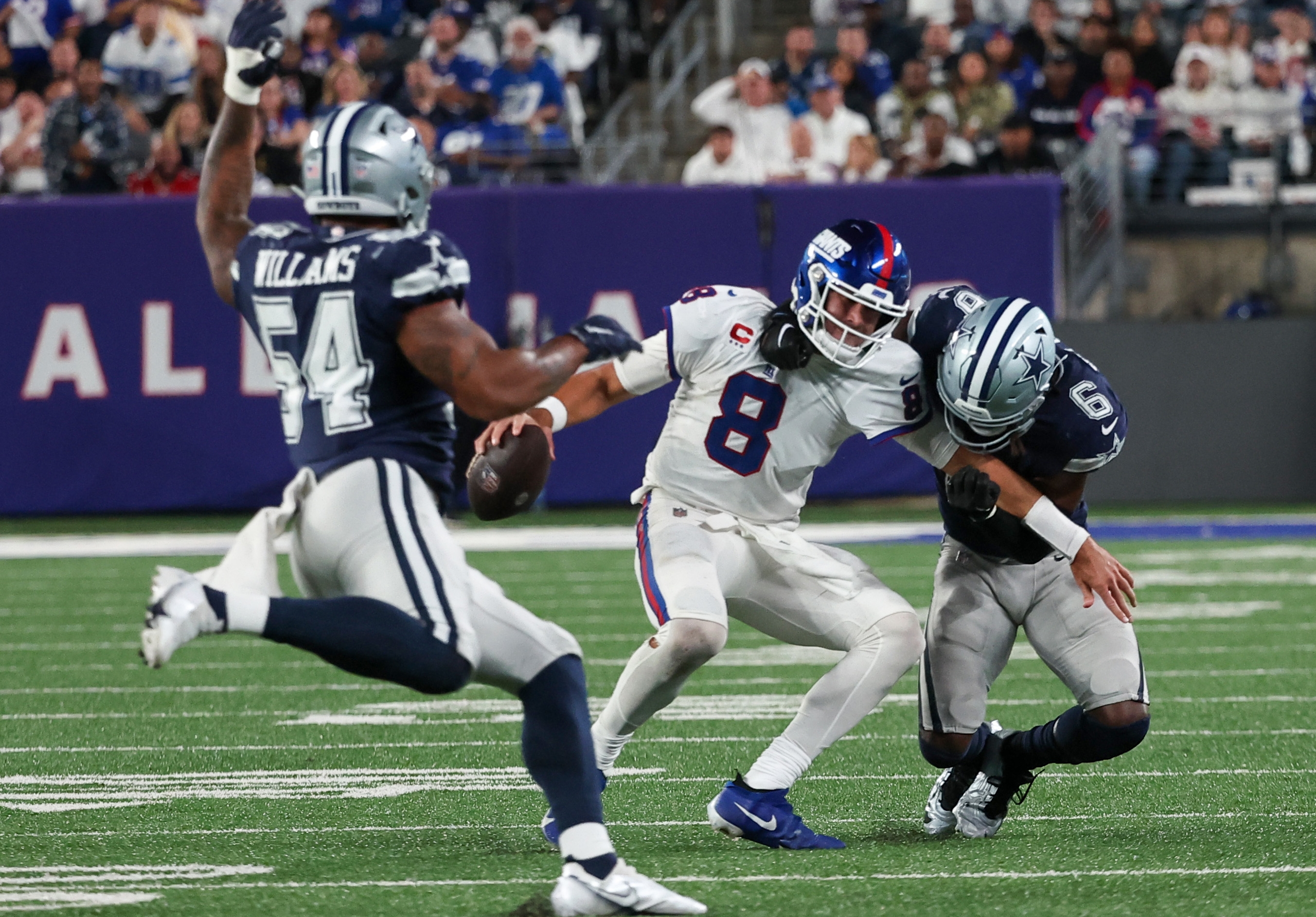 Daniel Jones Grilled by NFL Fans During Disastrous First Half Against  Cowboys - Sports Illustrated