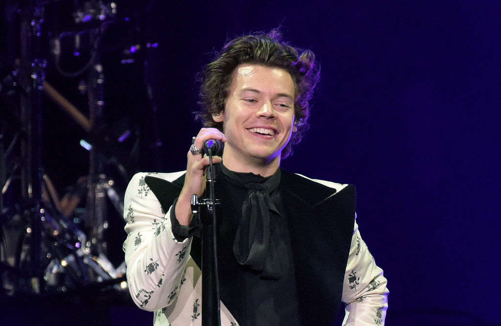 Ahead of 'Saturday Night Live,' Harry Styles announces world tour