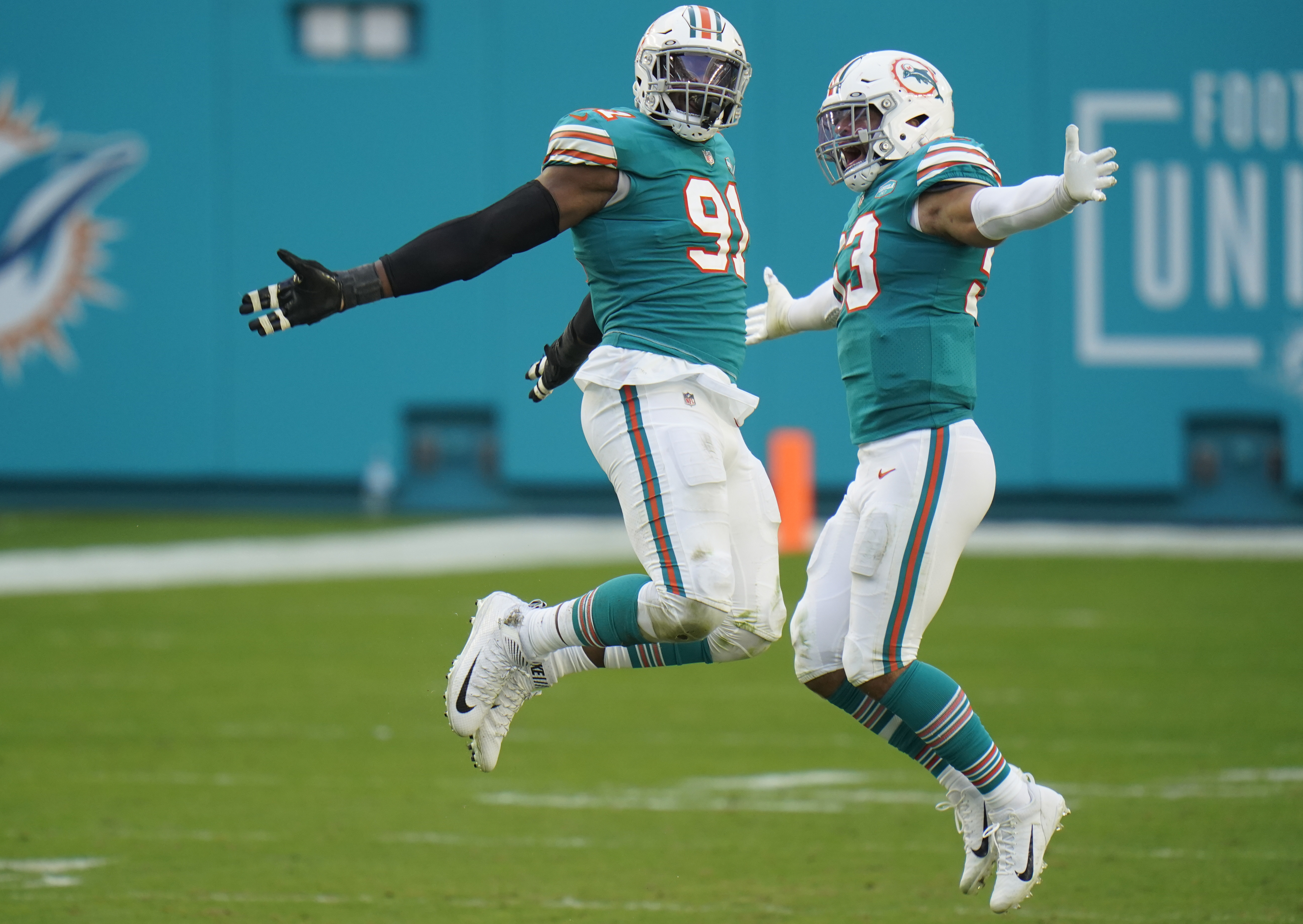 How to watch NFL Saturday with Raiders and Dolphins: Stream, channel, time  
