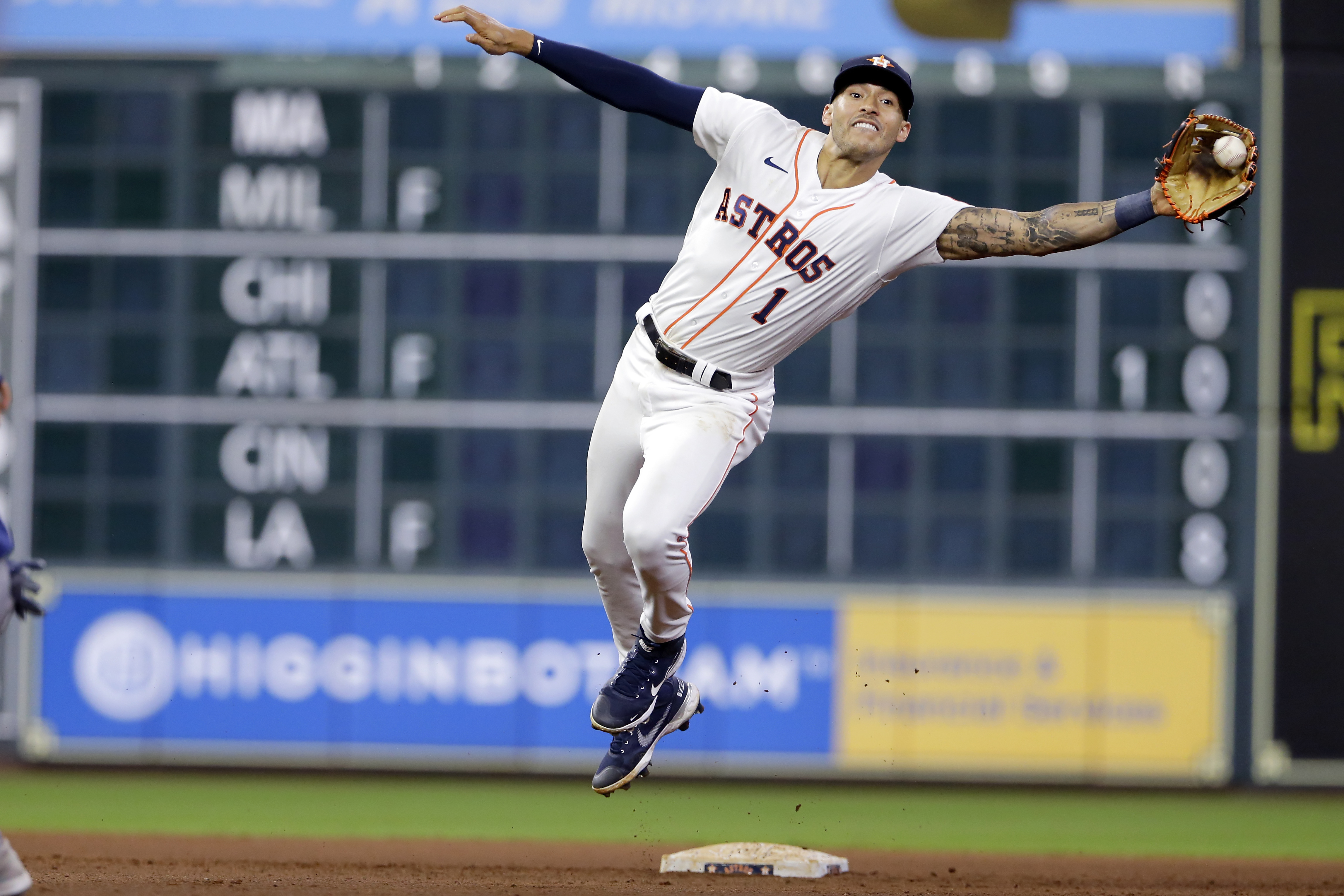 Carlos Correa rumors: Did Astros make a lowball offer? 