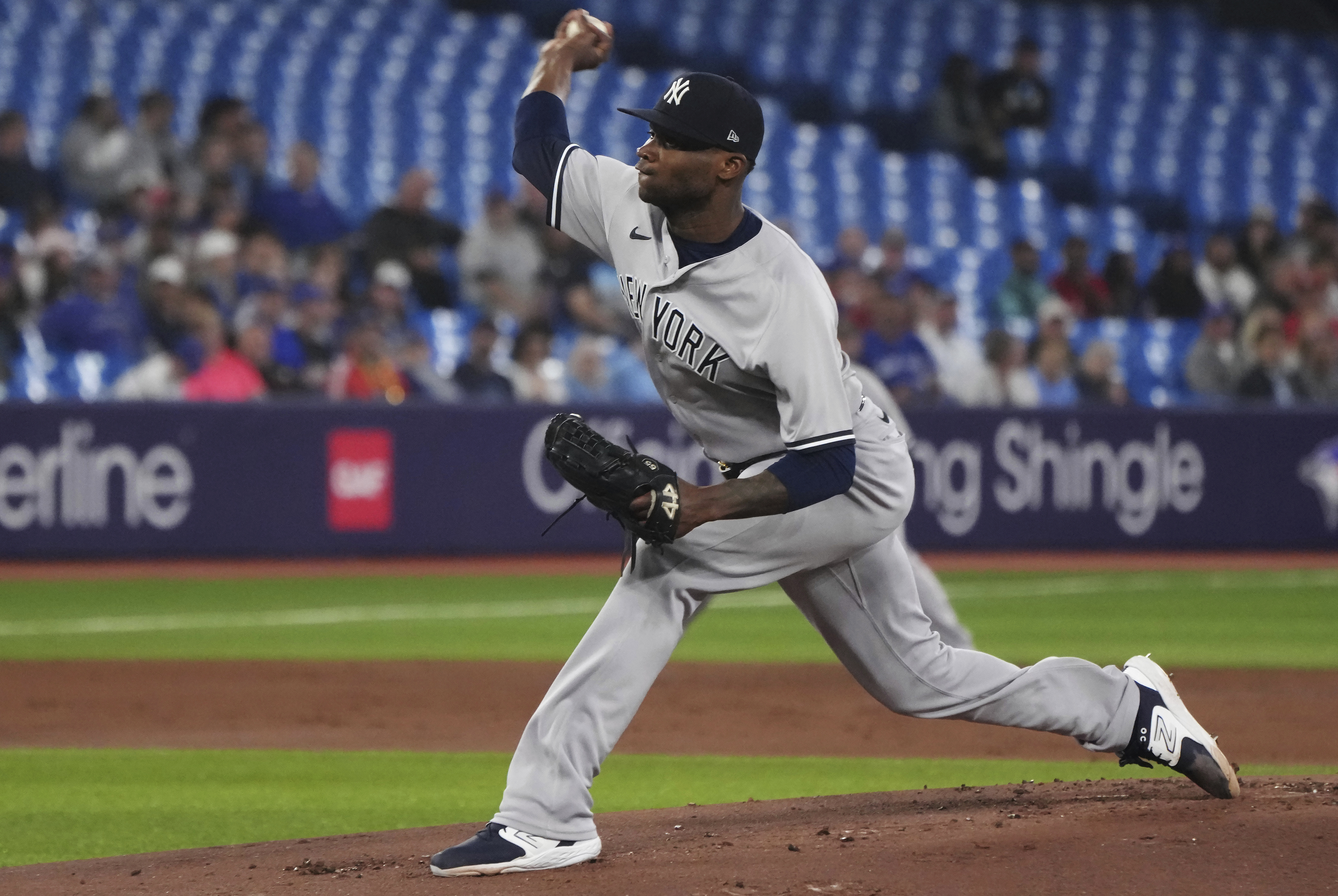 Yankees' Aaron Boone returns from 1-game suspension, hopes to avoid  crossing line with umps