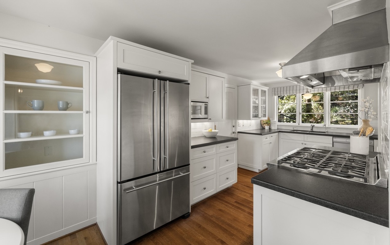 Architect Richard Sundeleaf Lake Oswego home for sale