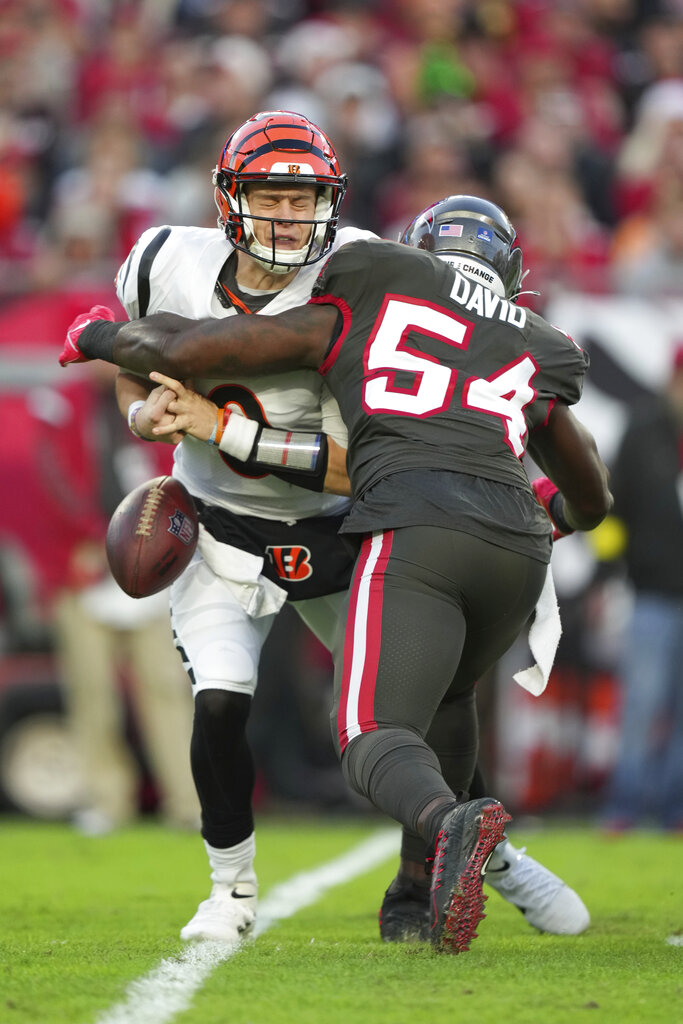 Cincinnati Bengals defensive coordinator Lou Anarumo warms up during an NFL  preseason football game against the New York Giants, Sunday, Aug. 21, 2022  in East Rutherford, N.J. The Giants won 25-22. (AP