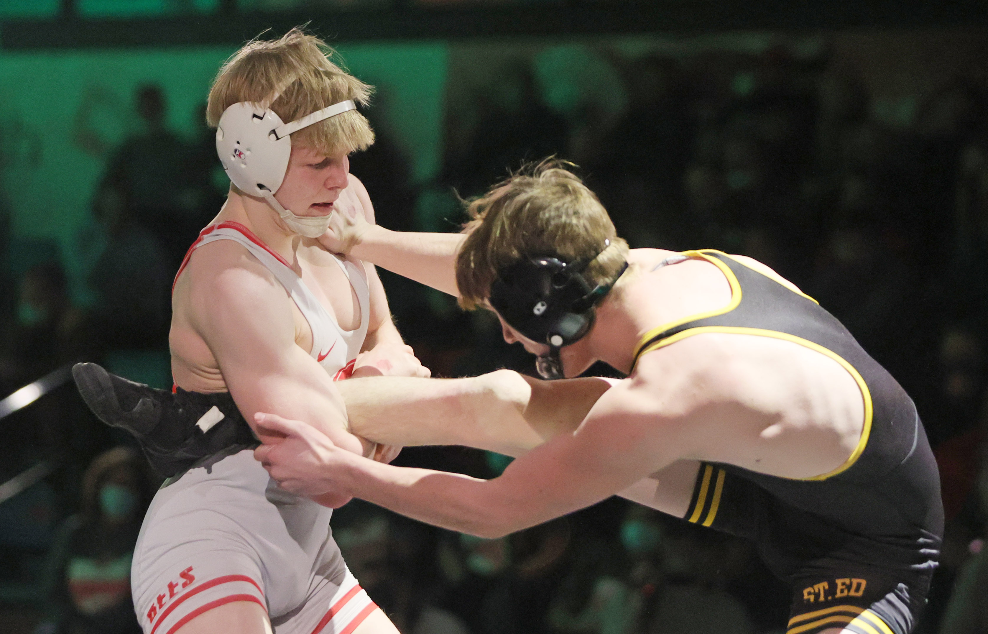 St. Edward Wrestling: Four pins in succession by Evan Bennett