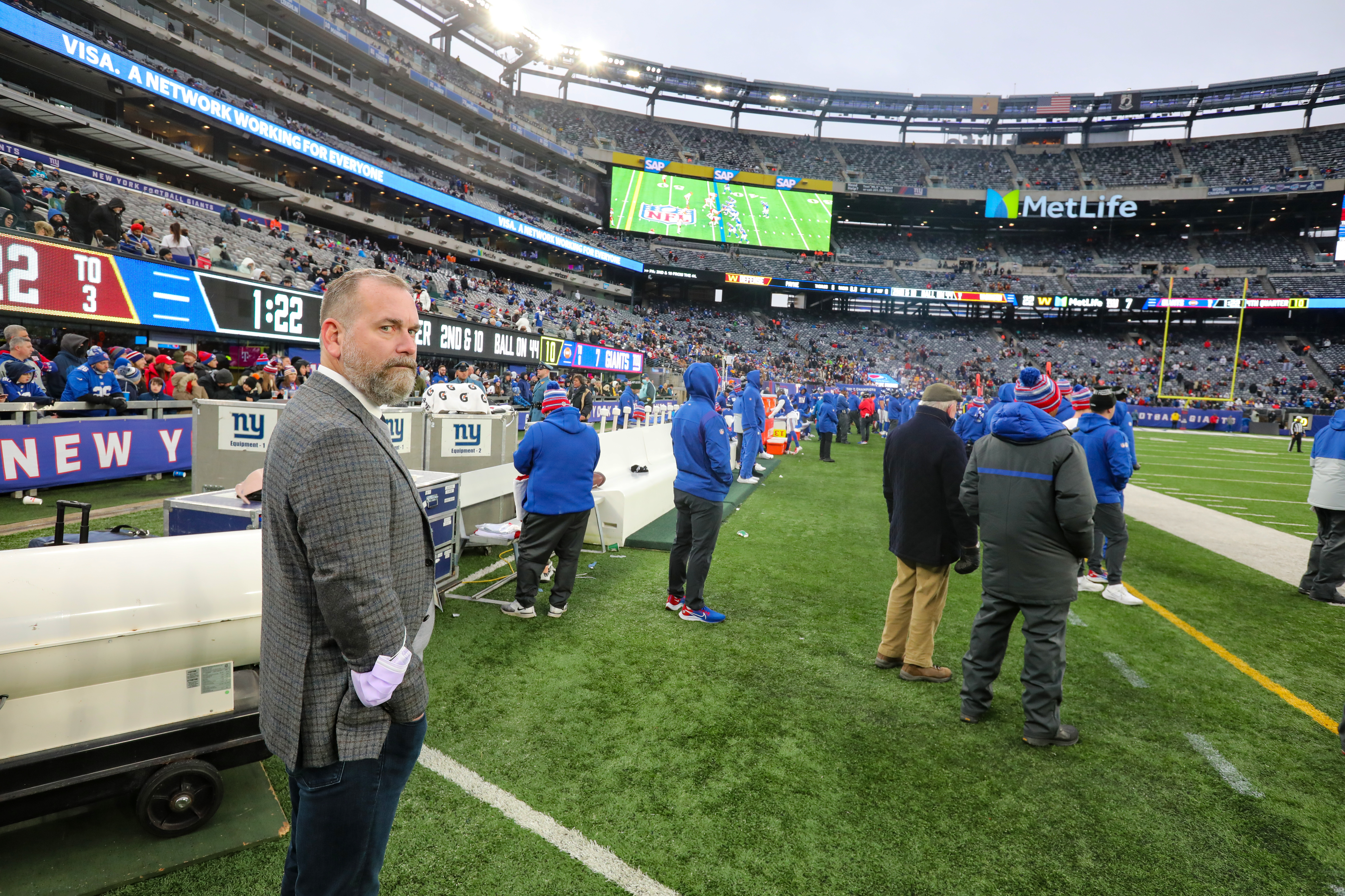 New York Giants assistant general manager Kevin Abrams on the Giants bench late in the fourth quarter as they lose to Washington Football Team, 22-7, on Sunday, Jan. 9, 2022 in East Rutherford, N.J.
